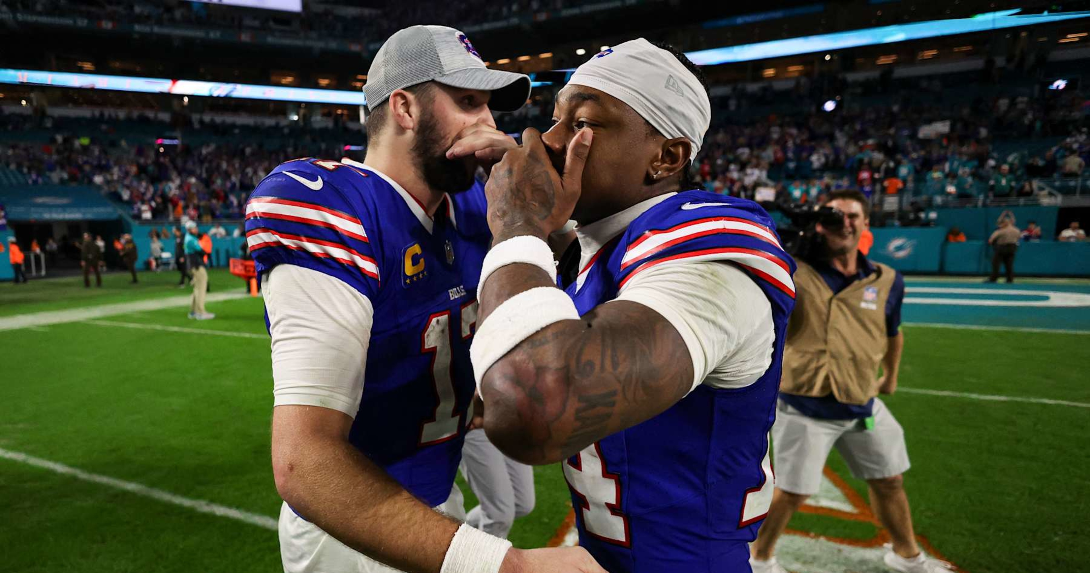 Video: Josh Allen and Stefon Diggs hug after Texans beat Bears in Week 5 of NFL | News, results, highlights, statistics and rumors