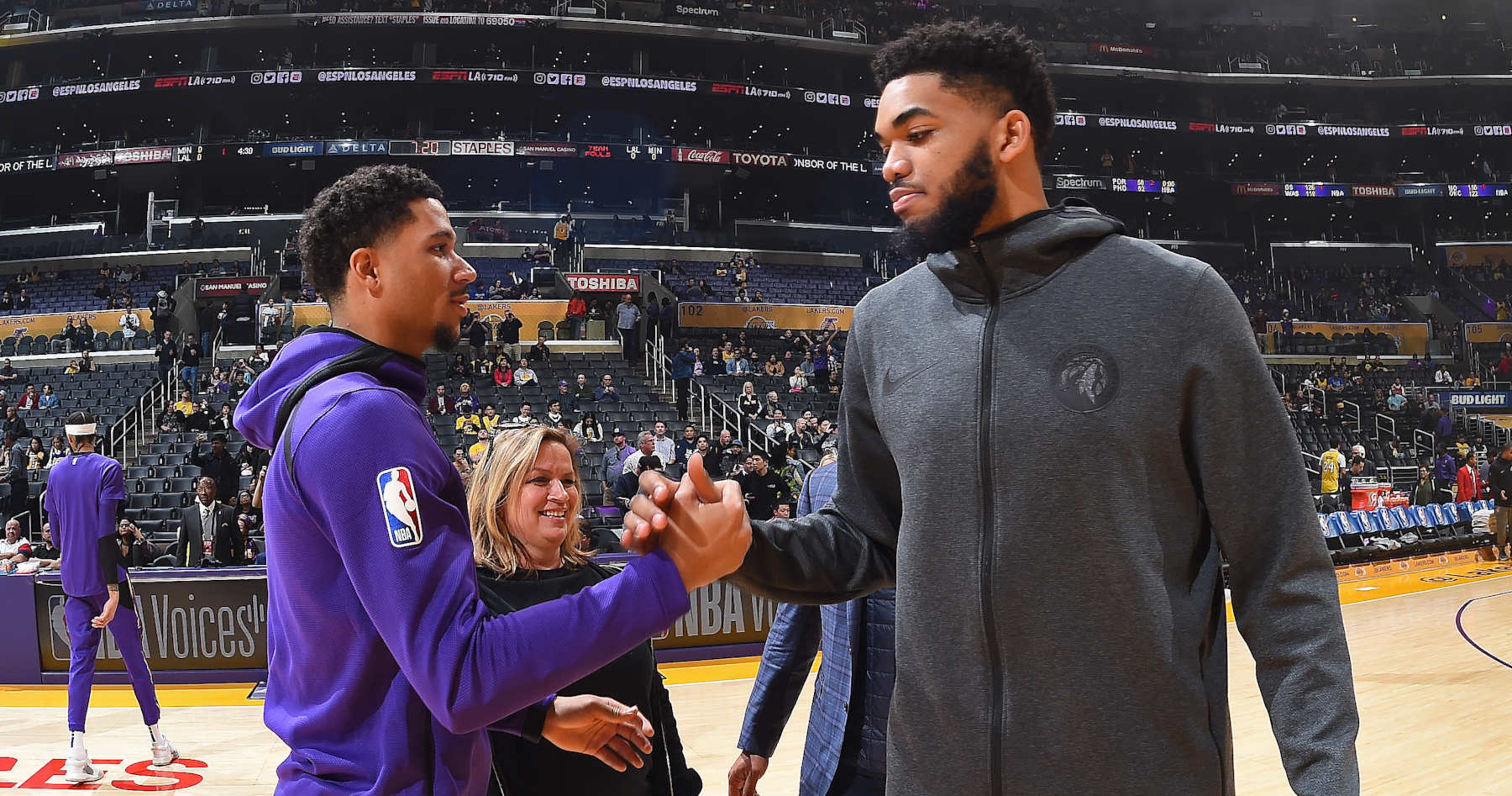 Photo: Knicks’ Karl-Anthony Towns, Josh Hart Attend Yankees Playoff Game vs. Royals