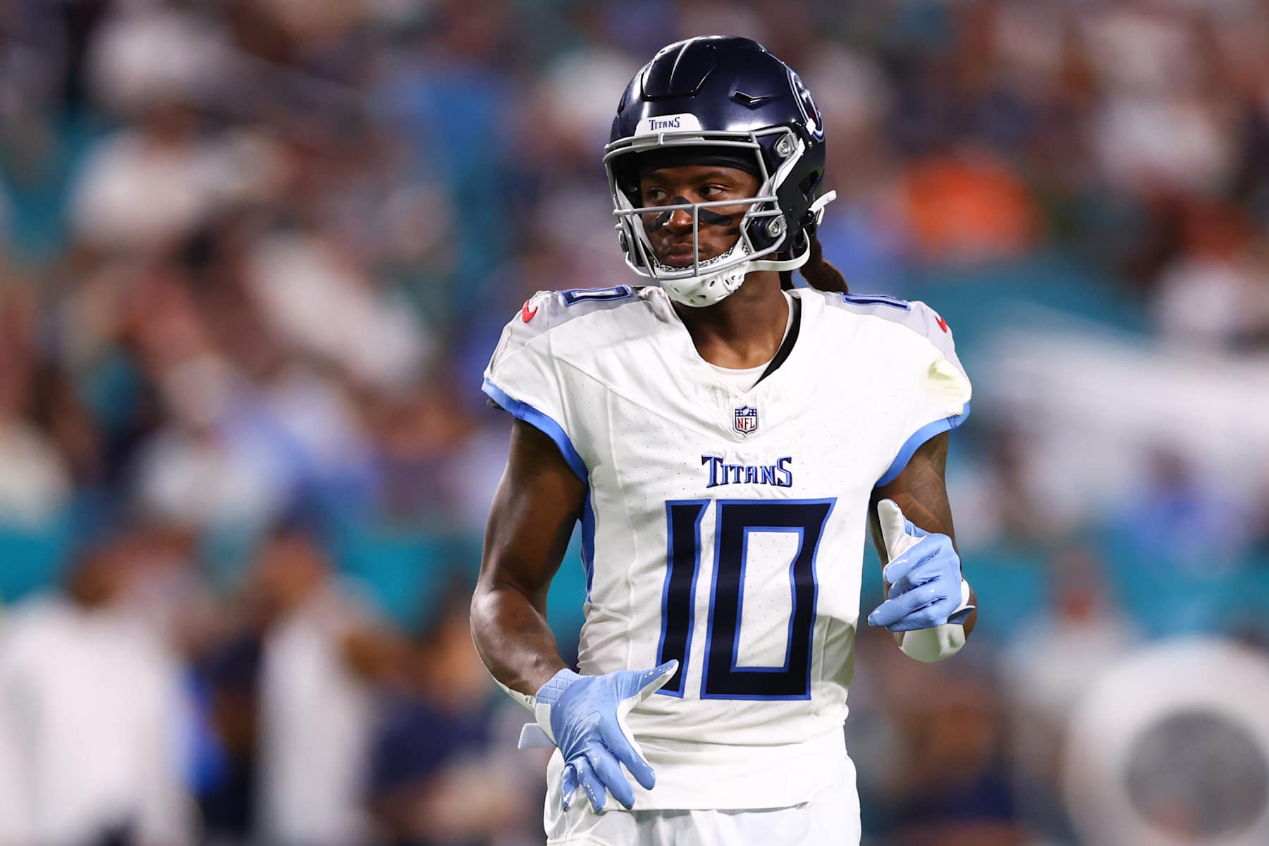 DeAndre Hopkins Trade Rumors: Titans Not 'Eager' to Deal WR amid ...