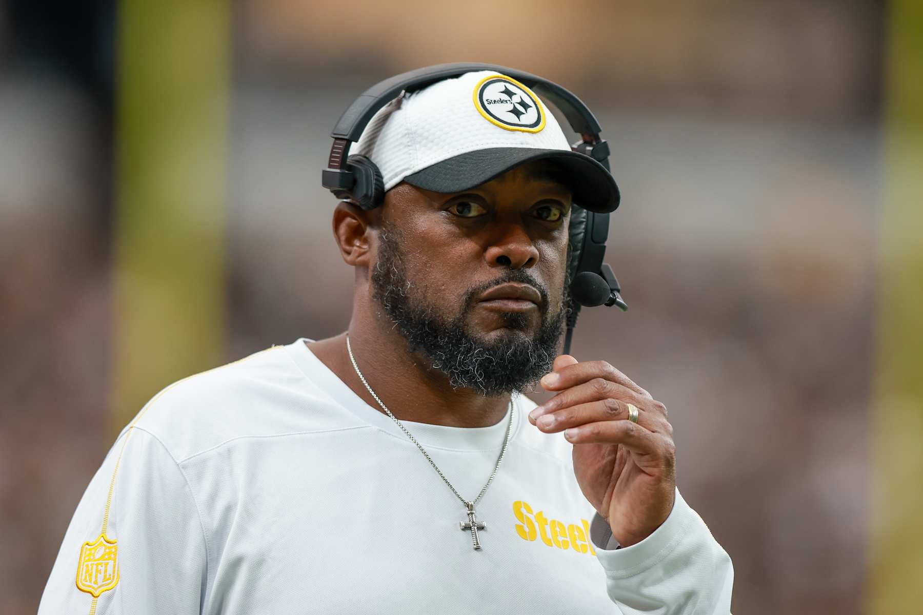 Steelers' Mike Tomlin Went 'Lone Ranger' Benching Justin Fields for