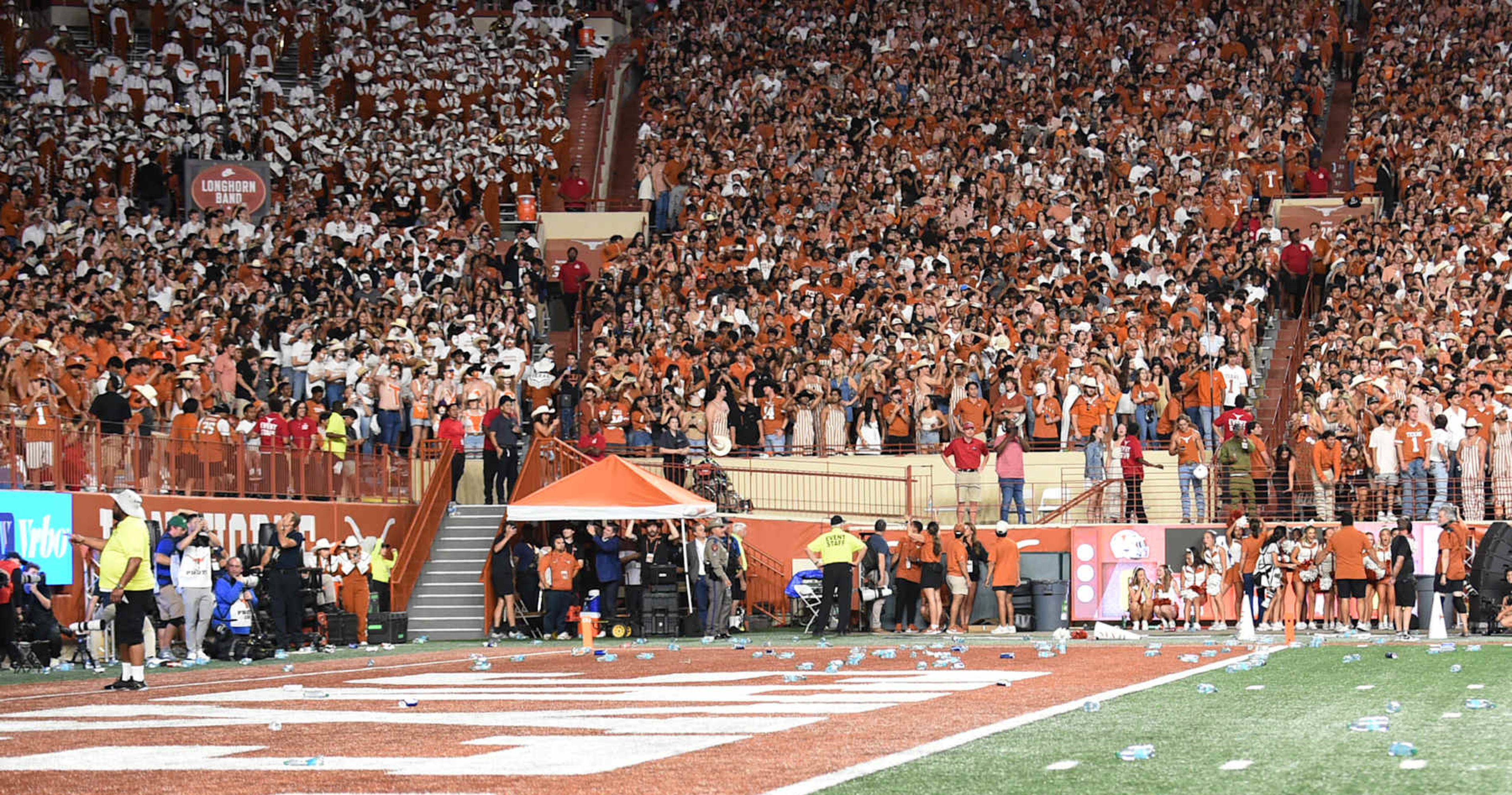 Texas Apologizes To Georgia, Refs After Fans Throw Trash On Field ...