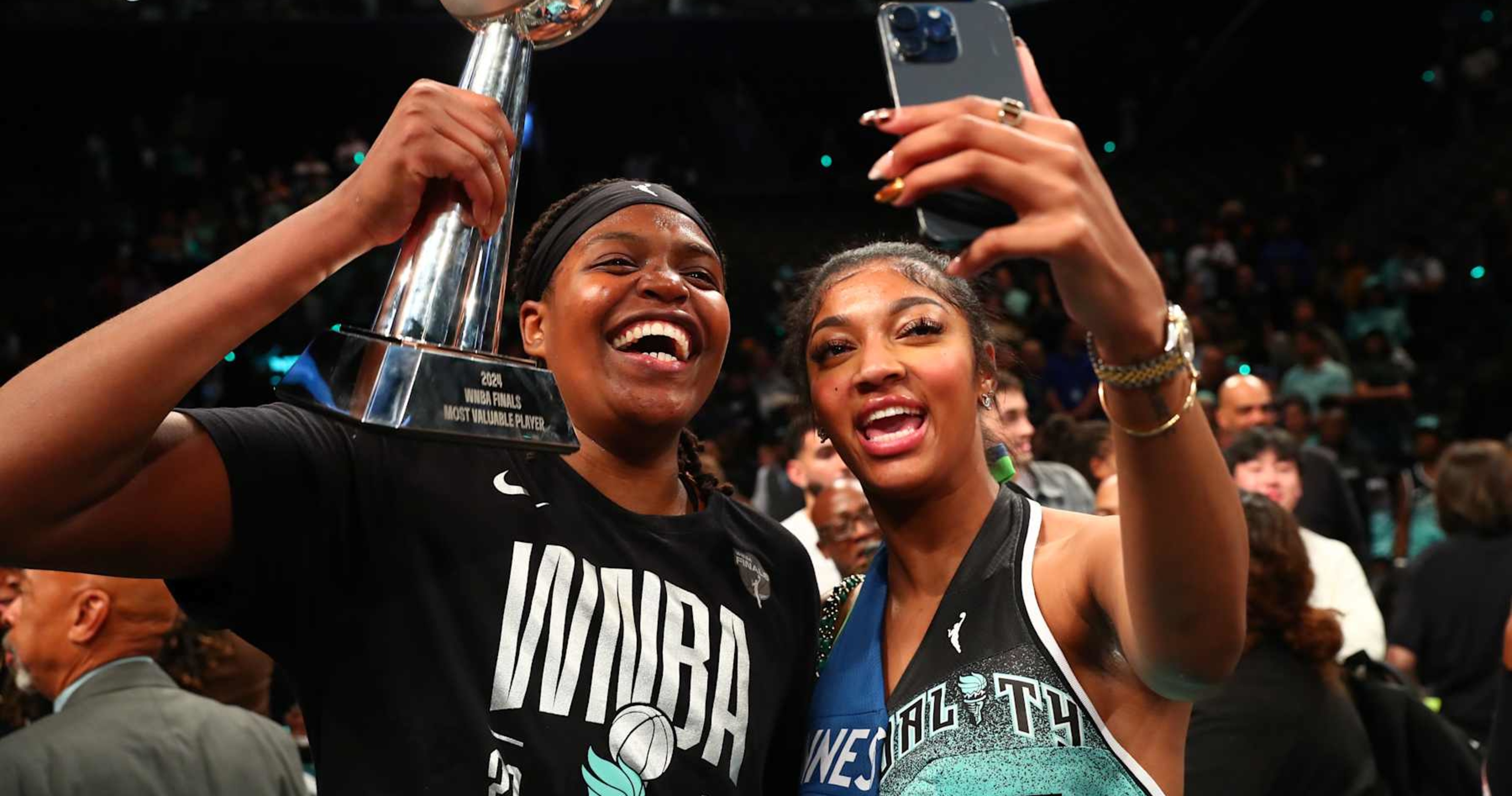 WNBA Players Opt Out of CBA; Sides Have 1 Year to Reach New Contract Before  Lockout | News, Scores, Highlights, Stats, and Rumors | Bleacher Report