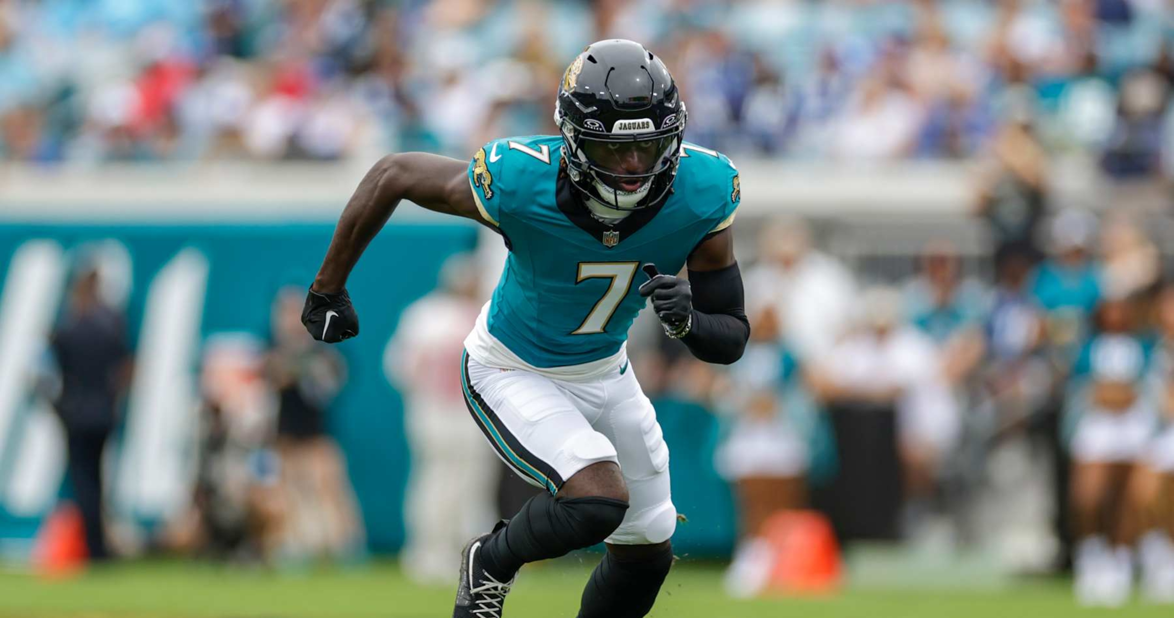 Jaguars’ Brian Thomas Jr. Day-to-Day with Rib Injury; Status vs. Eagles TBD