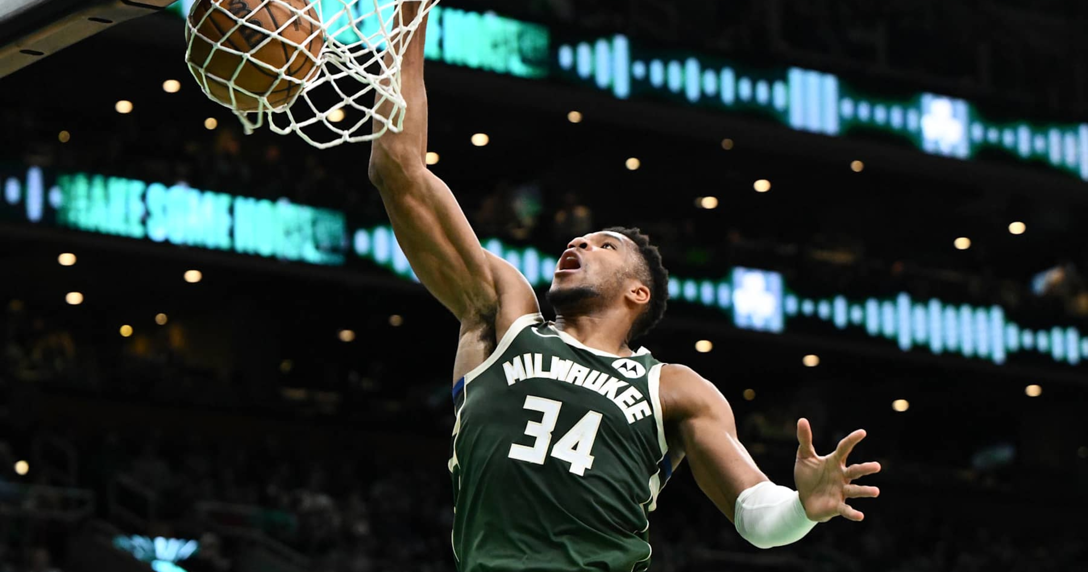 NBA Trade Rumors: Bucks’ Giannis Linked to Heat, Nets by Insiders; Teams ‘Circling’