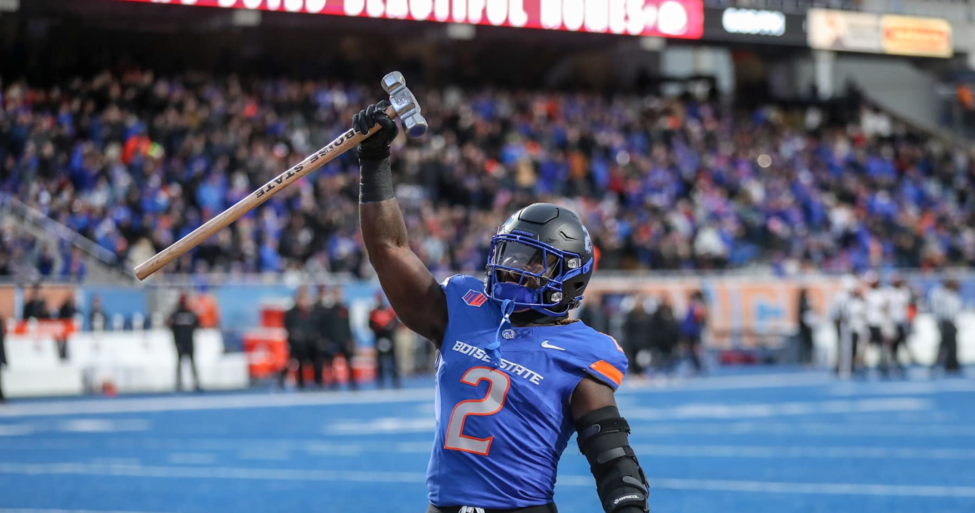 Ashton Jeanty Draws Heisman Buzz from CFB Fans as No. 12 Boise State Beats Nevada thumbnail