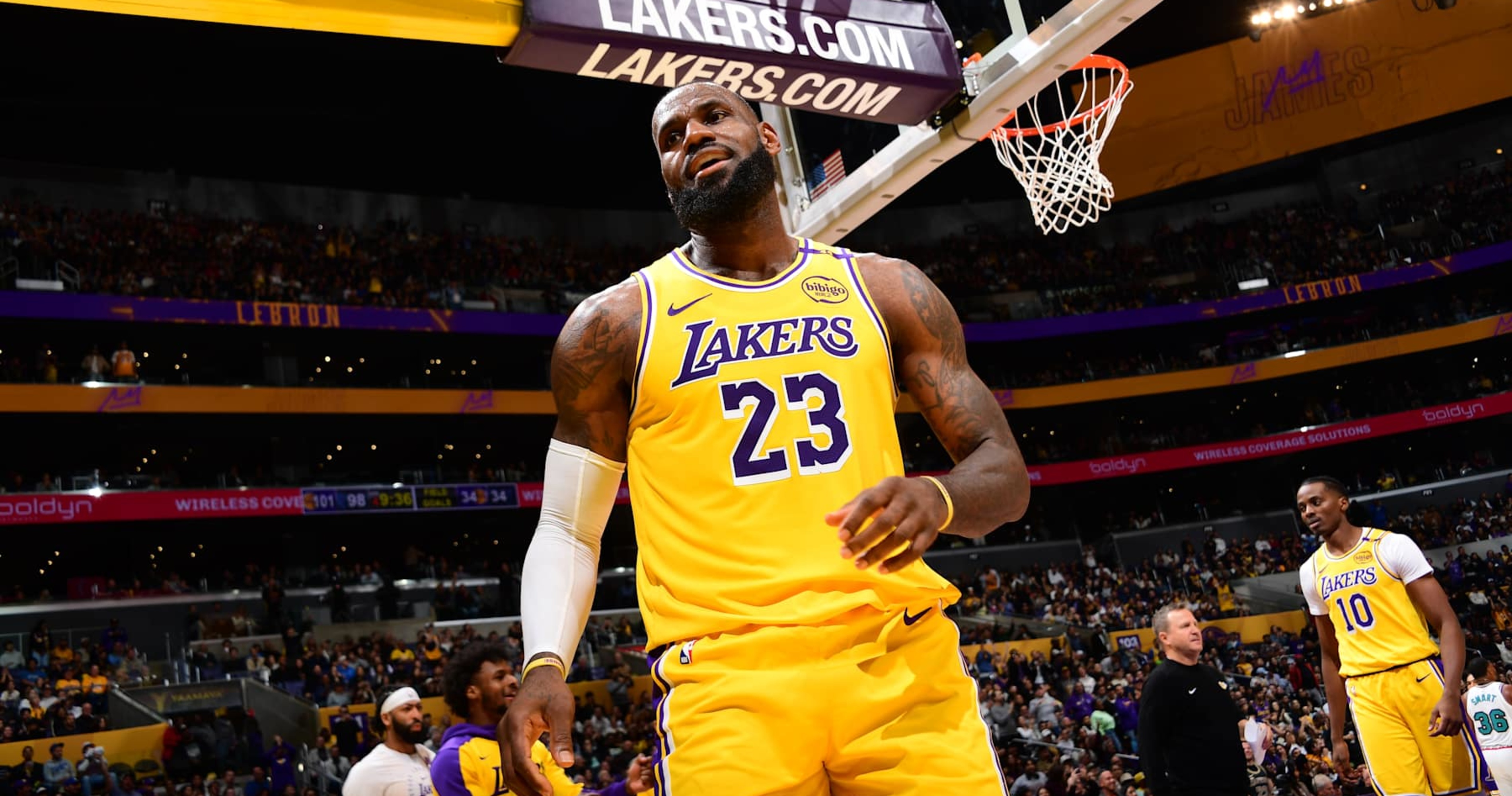 Lakers' LeBron James Says He Won't Play 'That Much Longer' Before NBA  Retirement | News, Scores, Highlights, Stats, and Rumors | Bleacher Report