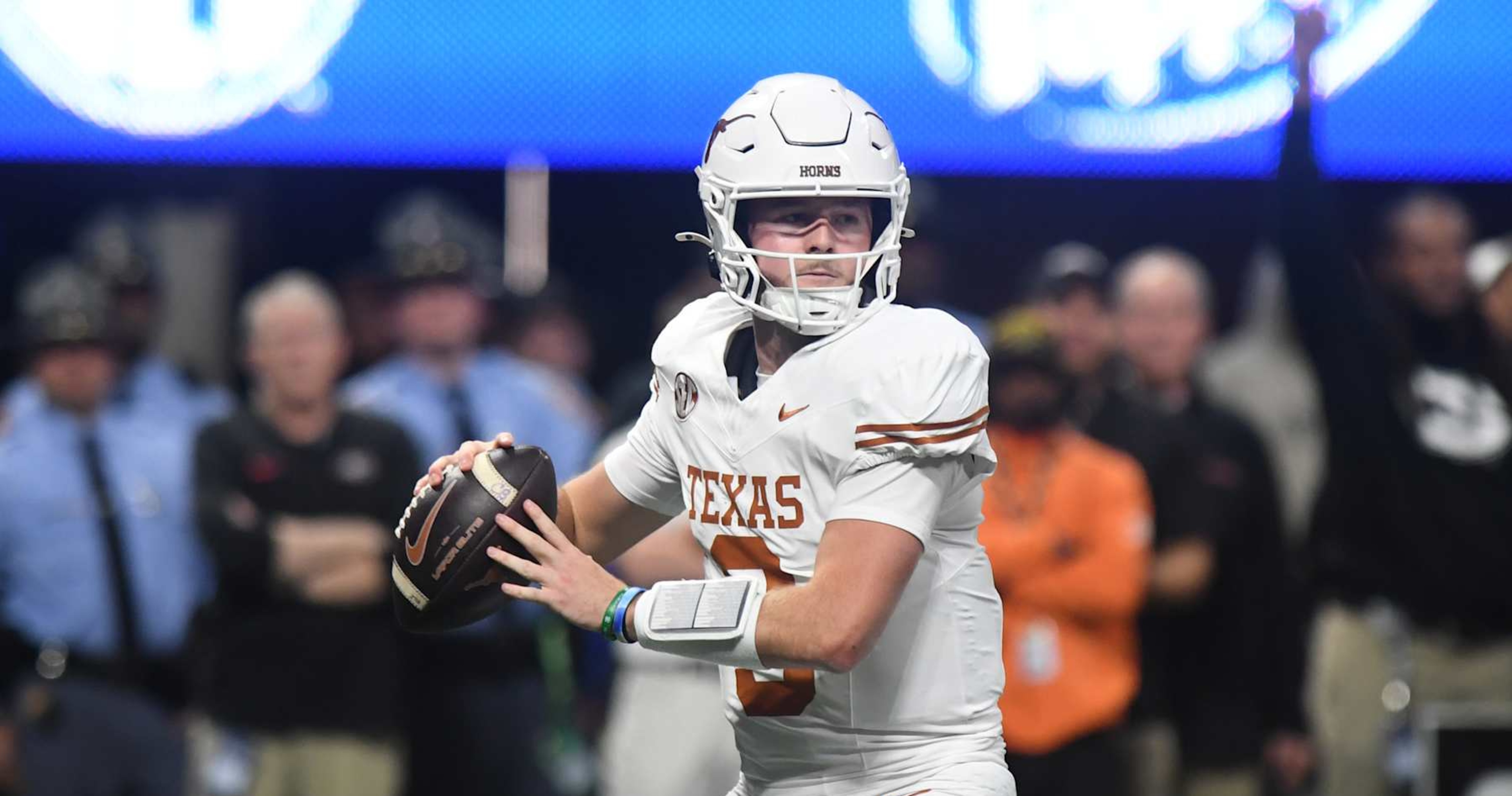 Report Quinn Ewers Plans to Declare for 2025 NFL Draft; Arch Manning