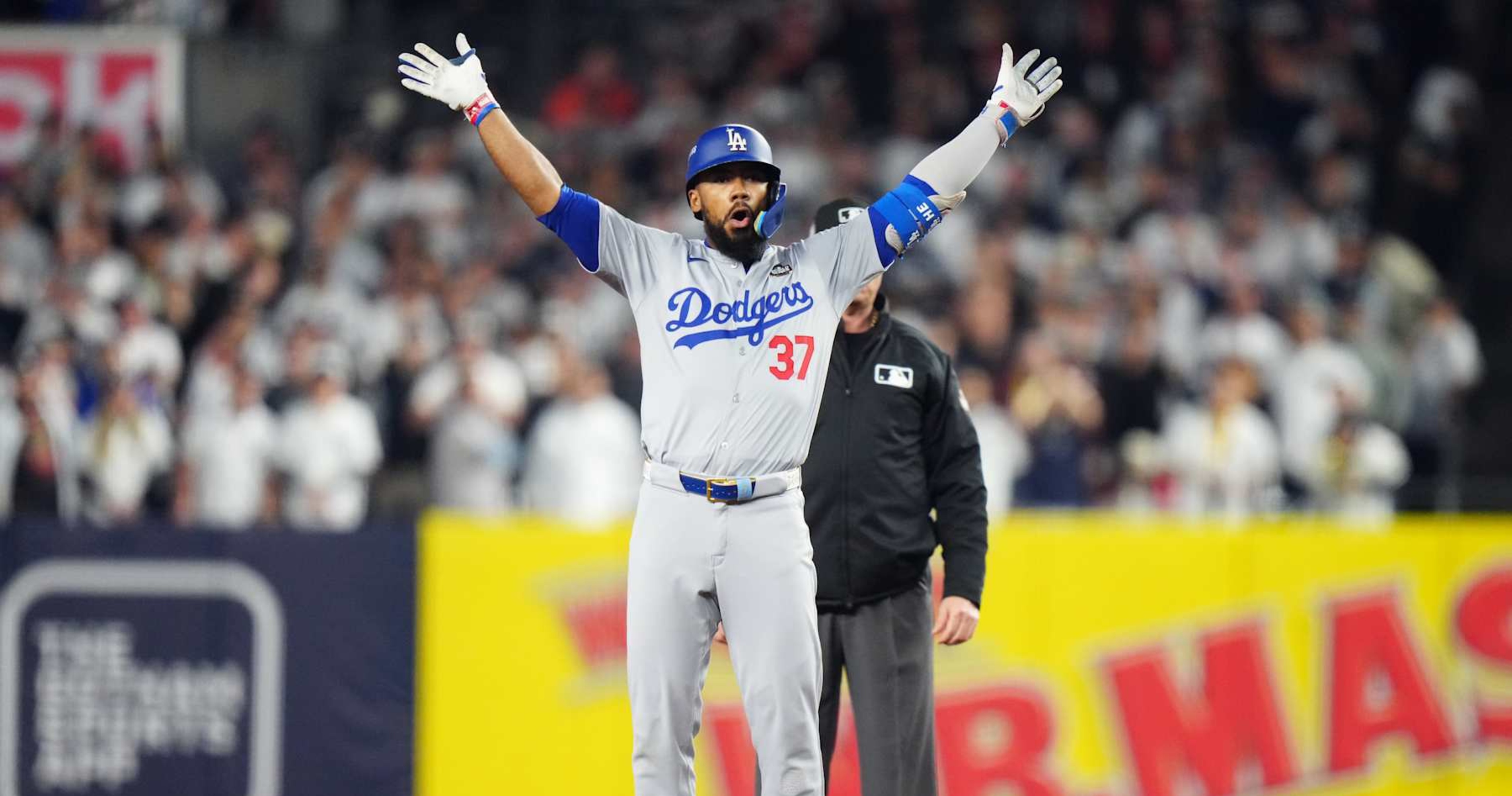 Report: Teoscar Hernández Eyeing 3-Year Contract Worth $22M-$24M Per Year  in MLB FA | News, Scores, Highlights, Stats, and Rumors | Bleacher Report