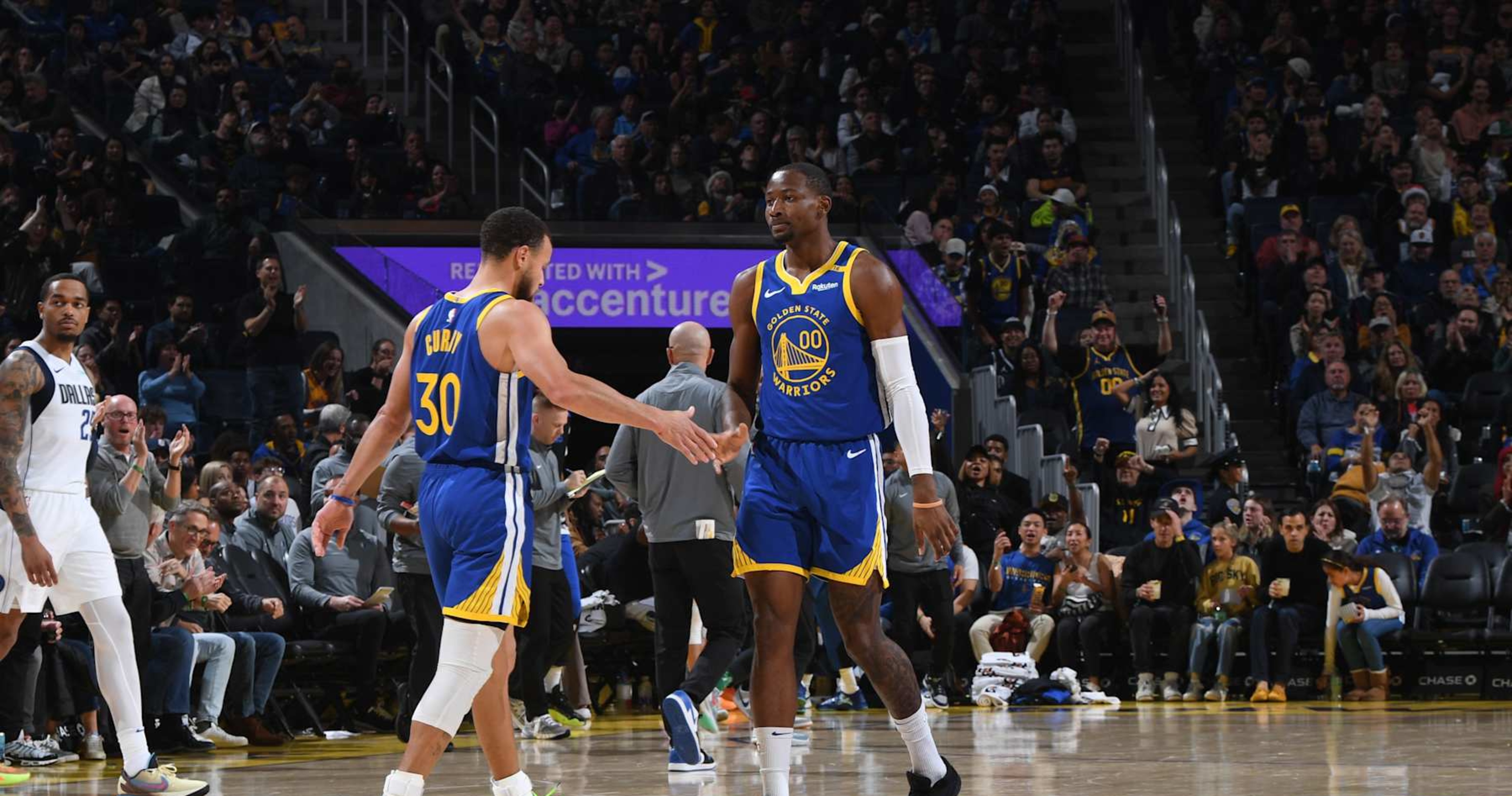 Stephen Curry, Jonathan Kuminga Exhilarate NBA Fans in Win vs. Kevin Durant, Suns