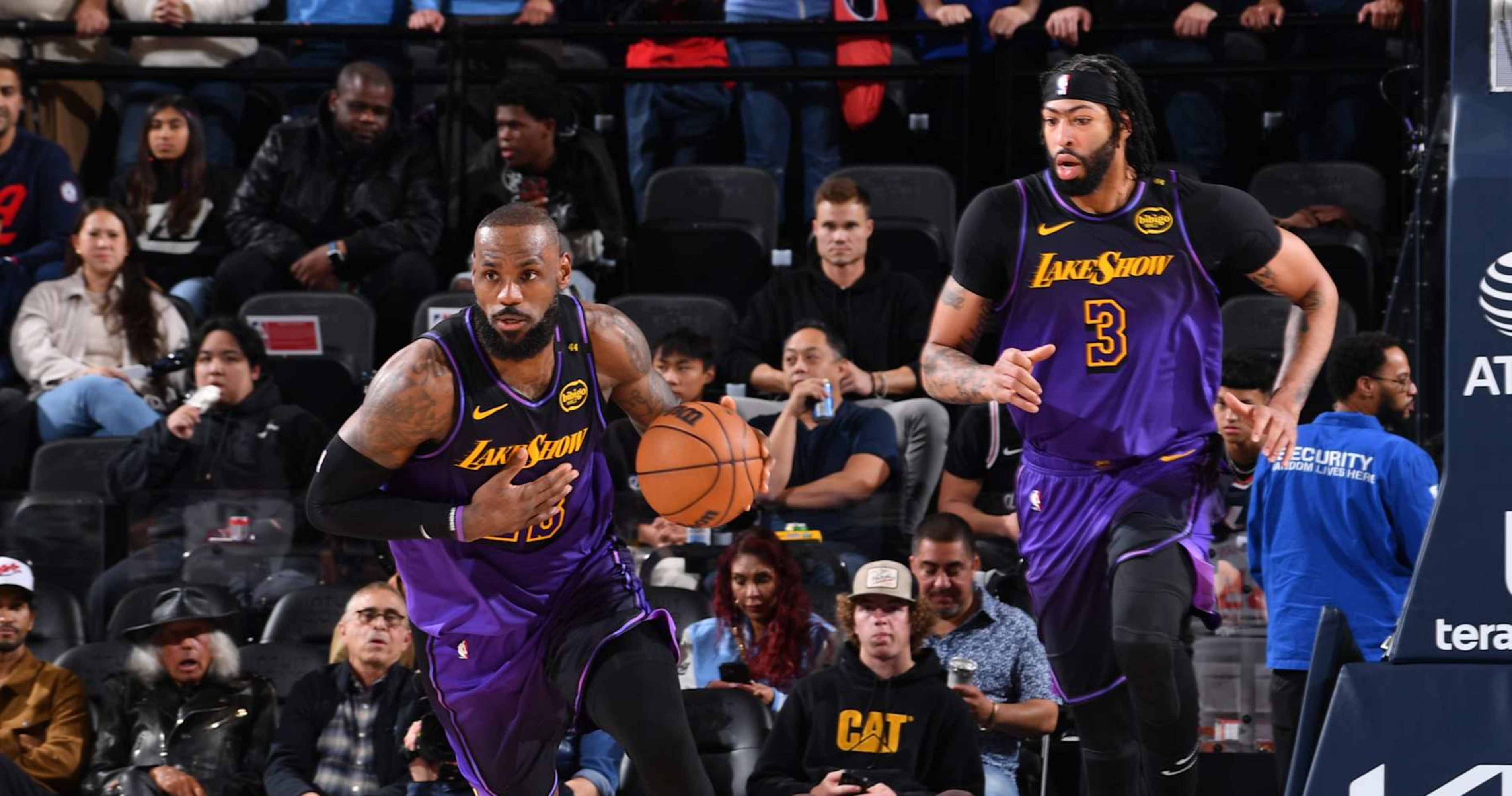 Lakers Disappoint NBA Fans in Loss to Clippers as LeBron James Records Double-Double