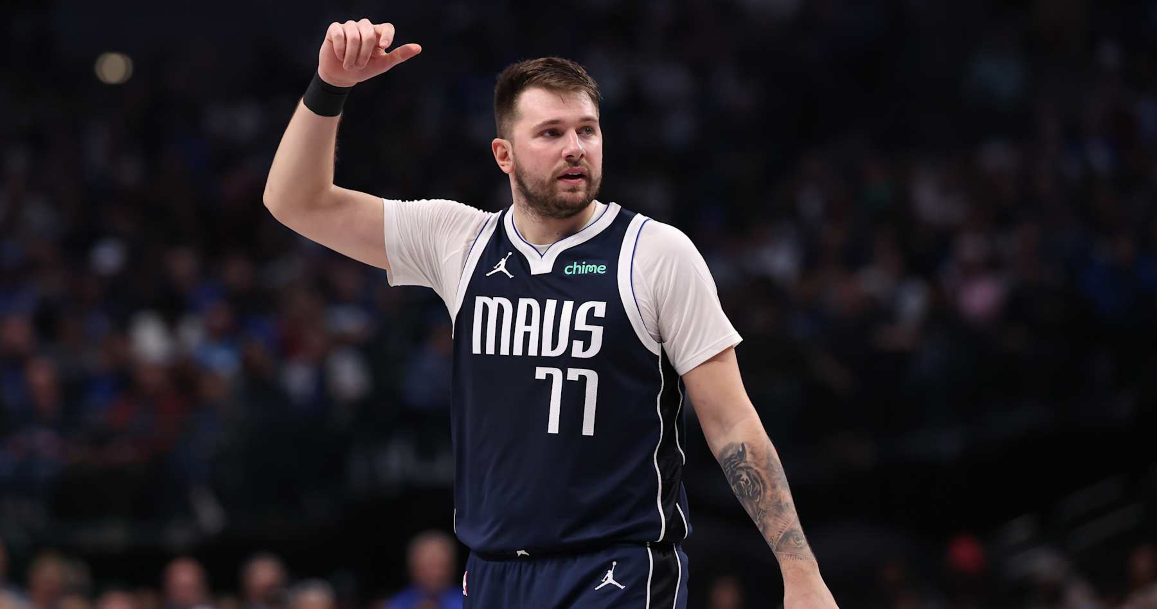 Report: NBA Teams Question Mavs Not Shopping Luka for More Value Before Lakers Trade