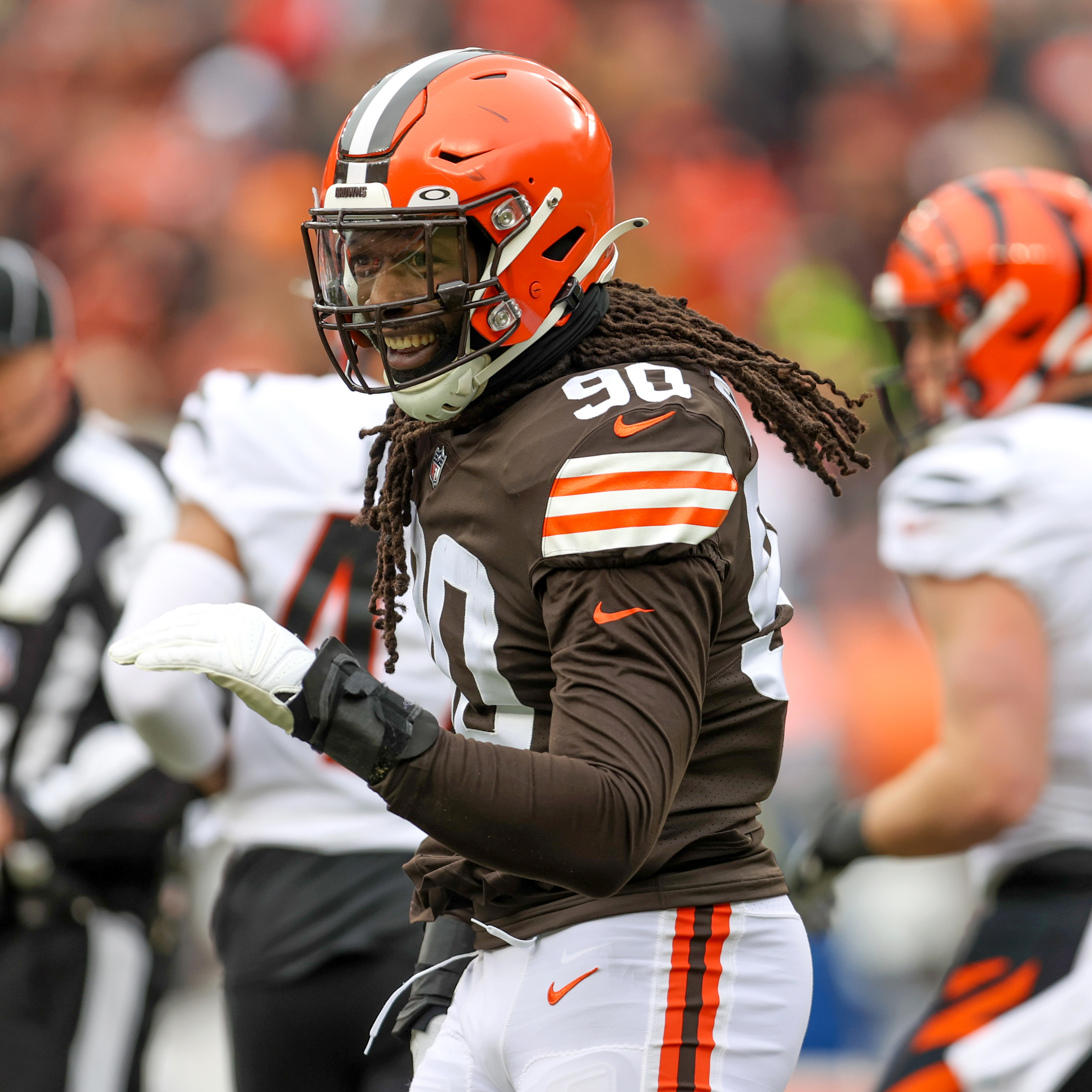 Report: Jadeveon Clowney, Browns Agree to 1 Year, $11M Contract; Had 9 Sacks in ..