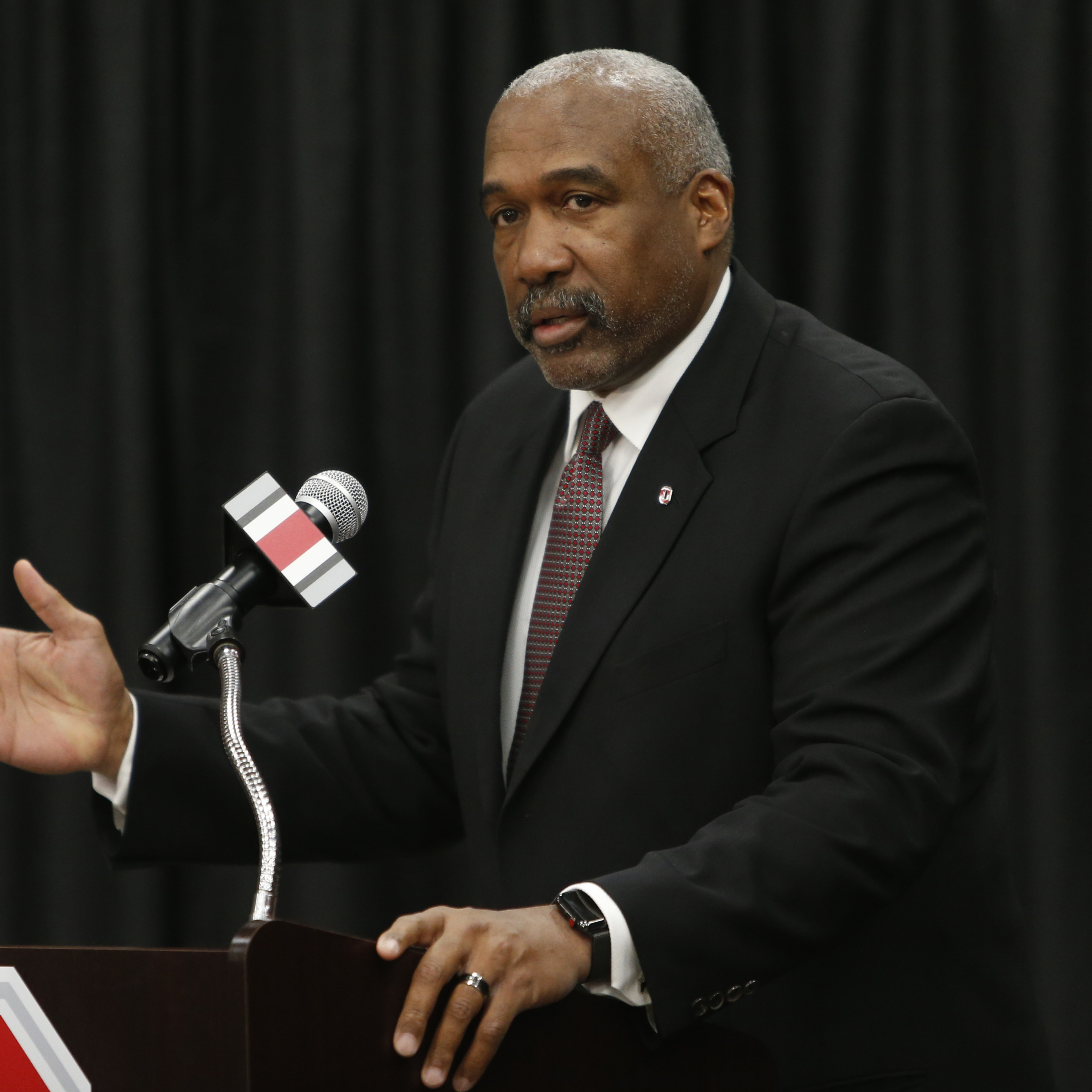 Ohio State AD Gene Smith Thinks FBS CFB Teams Should Operate Separate from NCAA