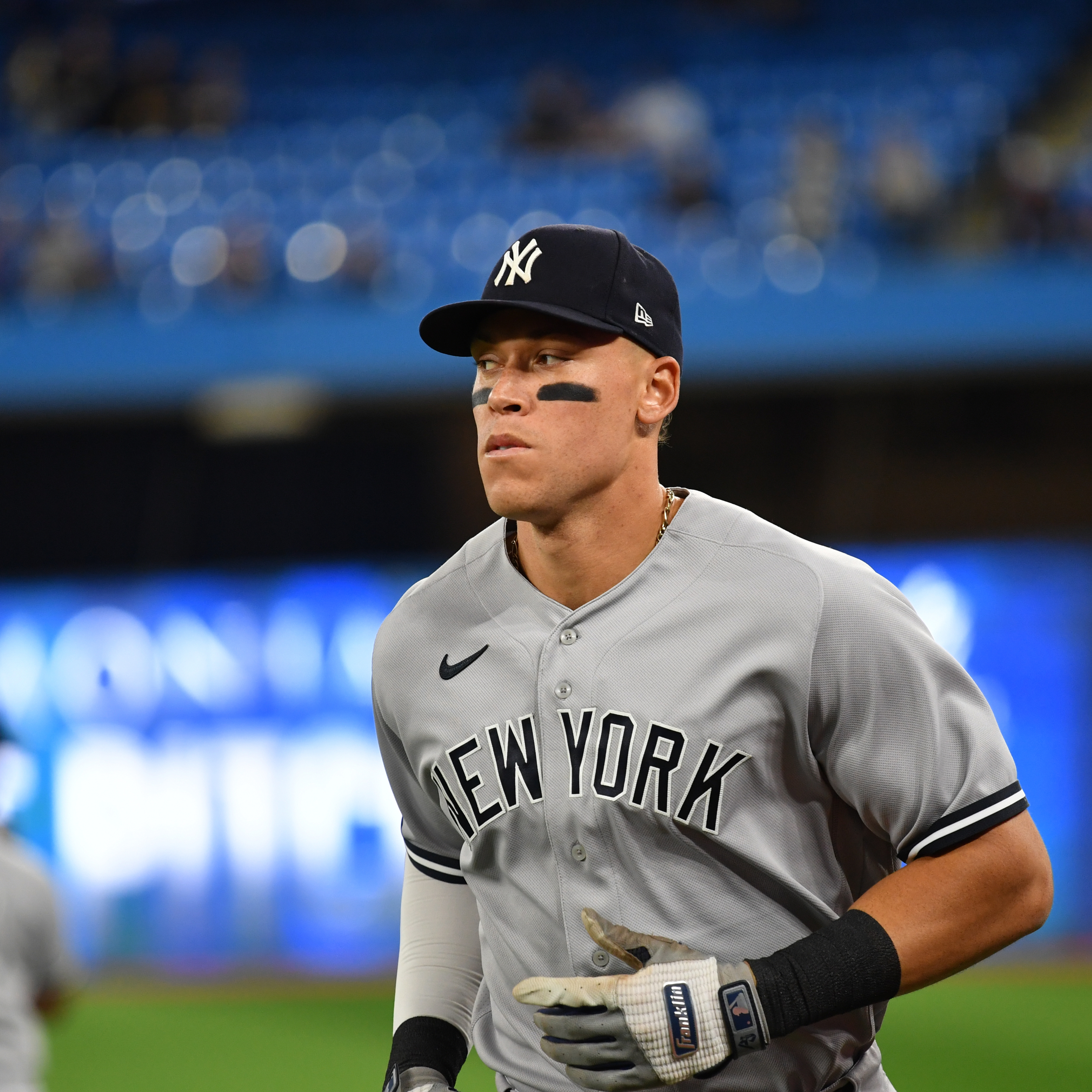 Yankees' Aaron Judge Meets 9-Year-Old Fan from Viral Video After HR vs. Blue Jay..