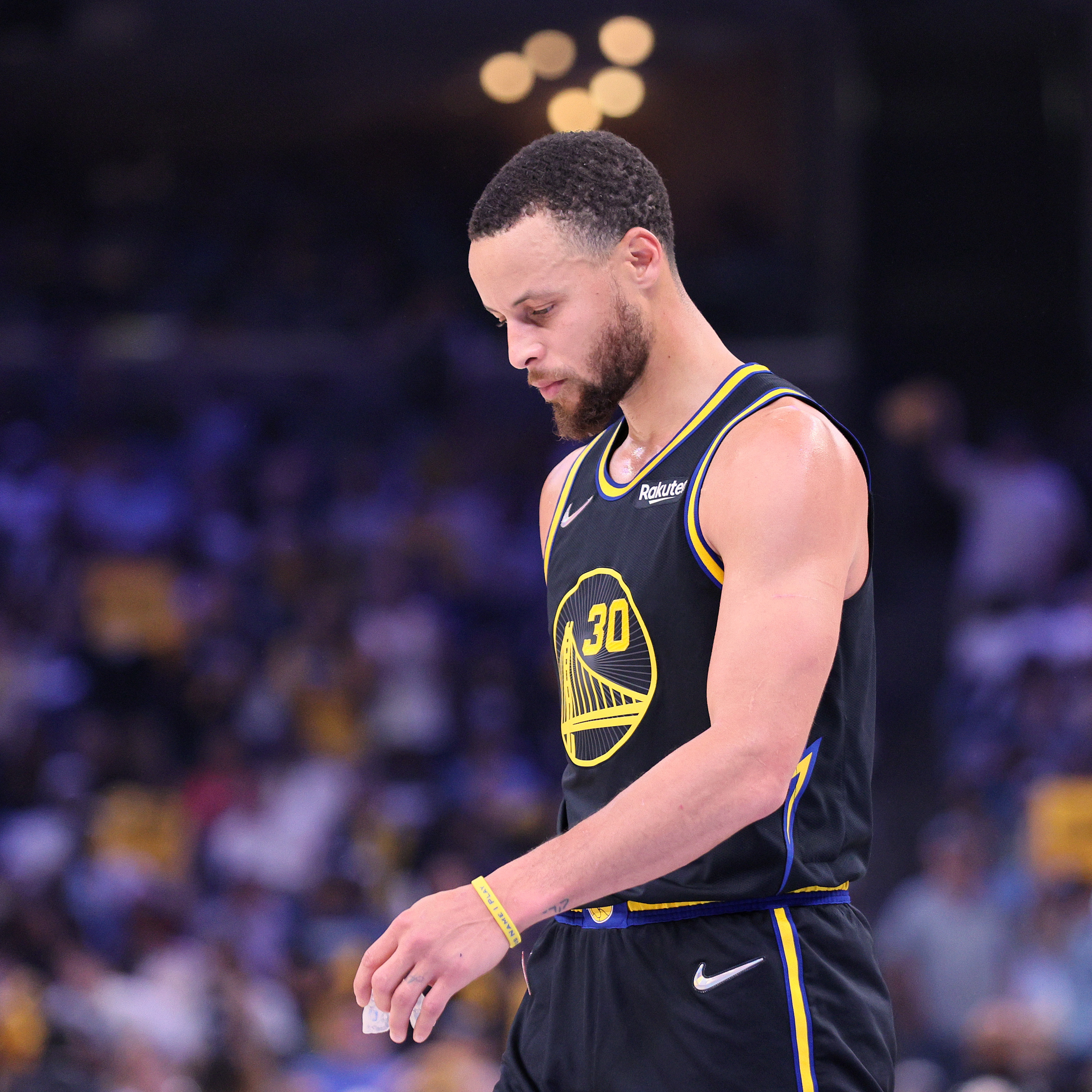 Steph Curry, Warriors Mocked for ‘Embarrassing’ Loss vs. Ja Morant-less Grizzlies