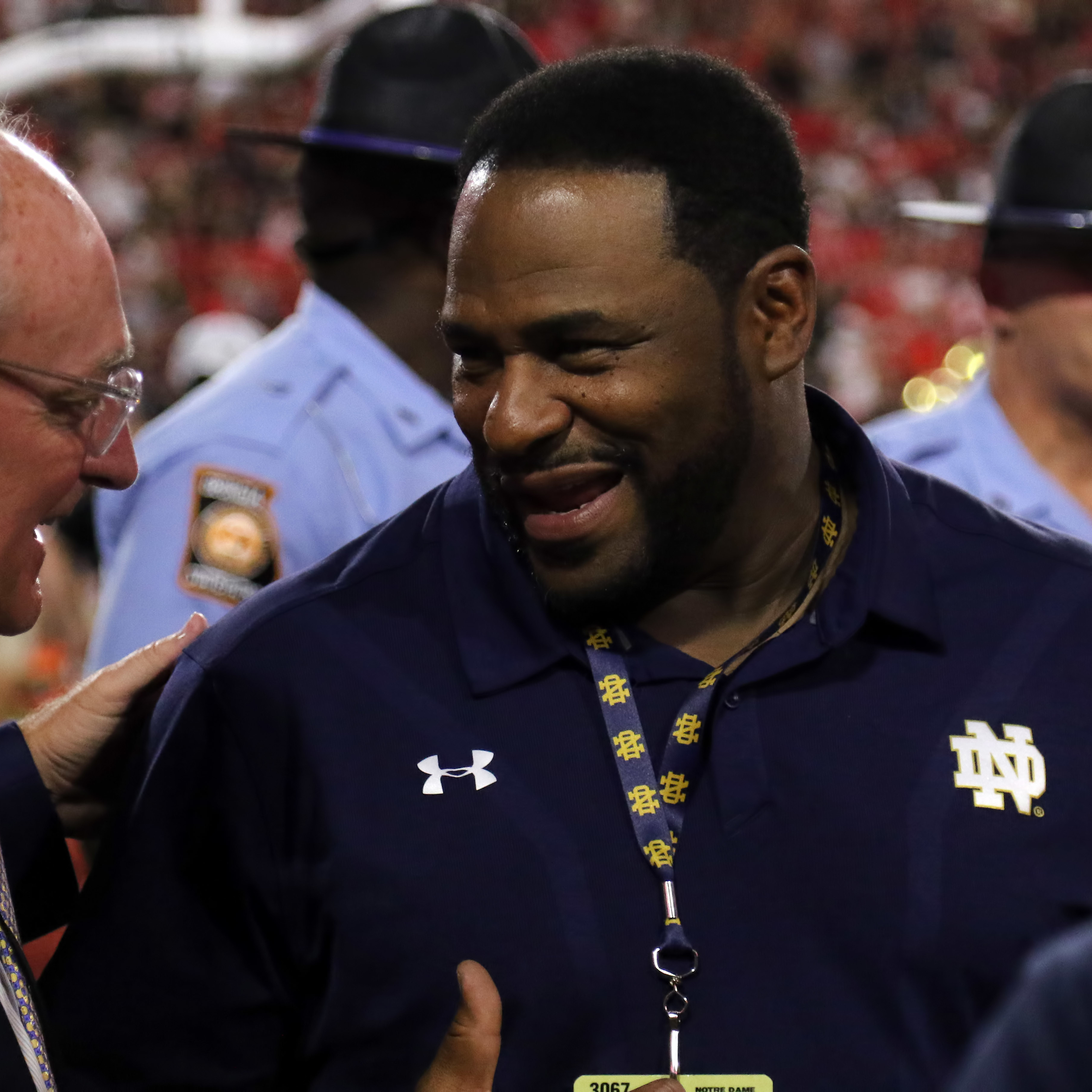 Steelers Legend Jerome Bettis Graduates from Notre Dame 28 Years After Leaving S..