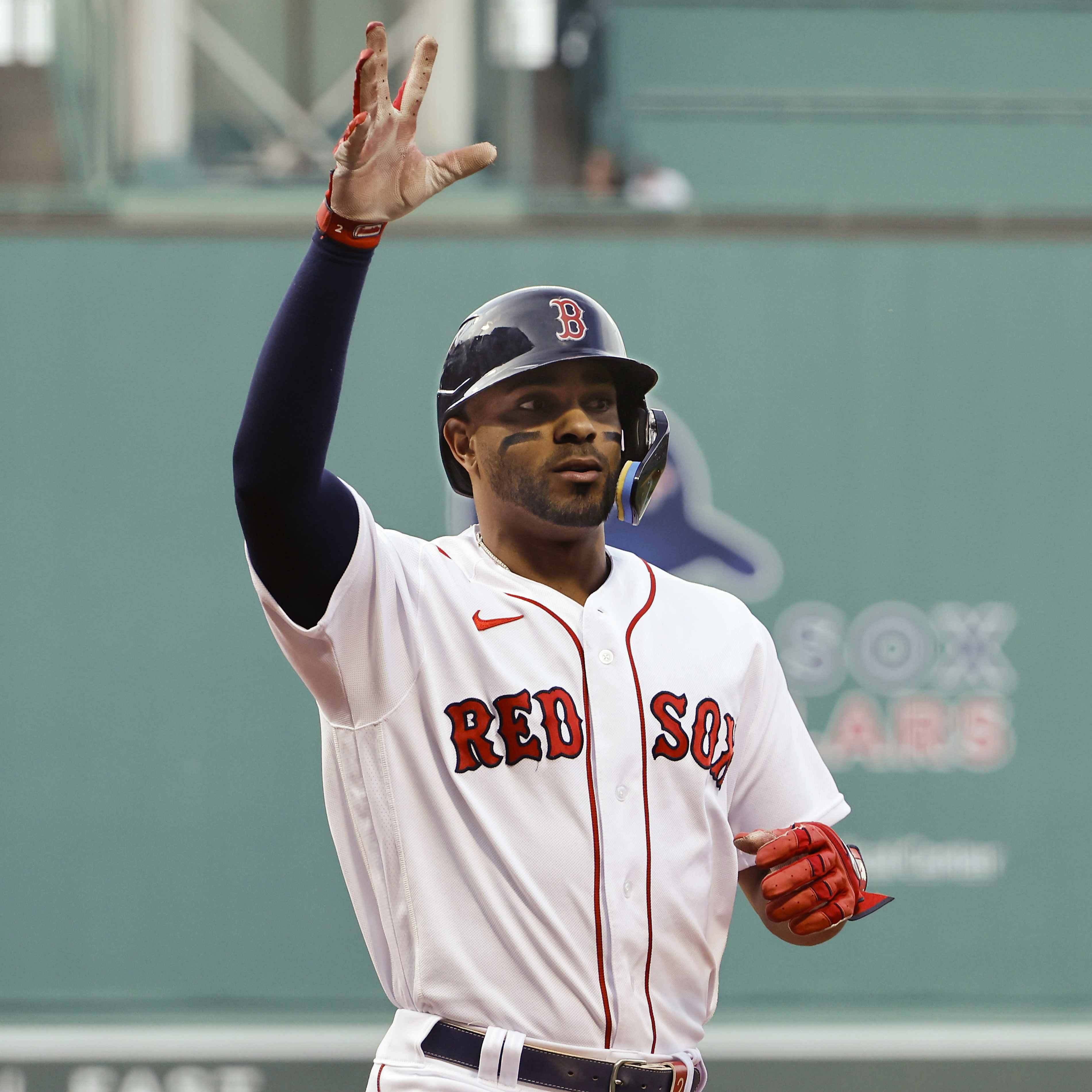 David Ortiz: 'It Would Be Stupid' for Red Sox to Let Xander Bogaerts Leave as FA