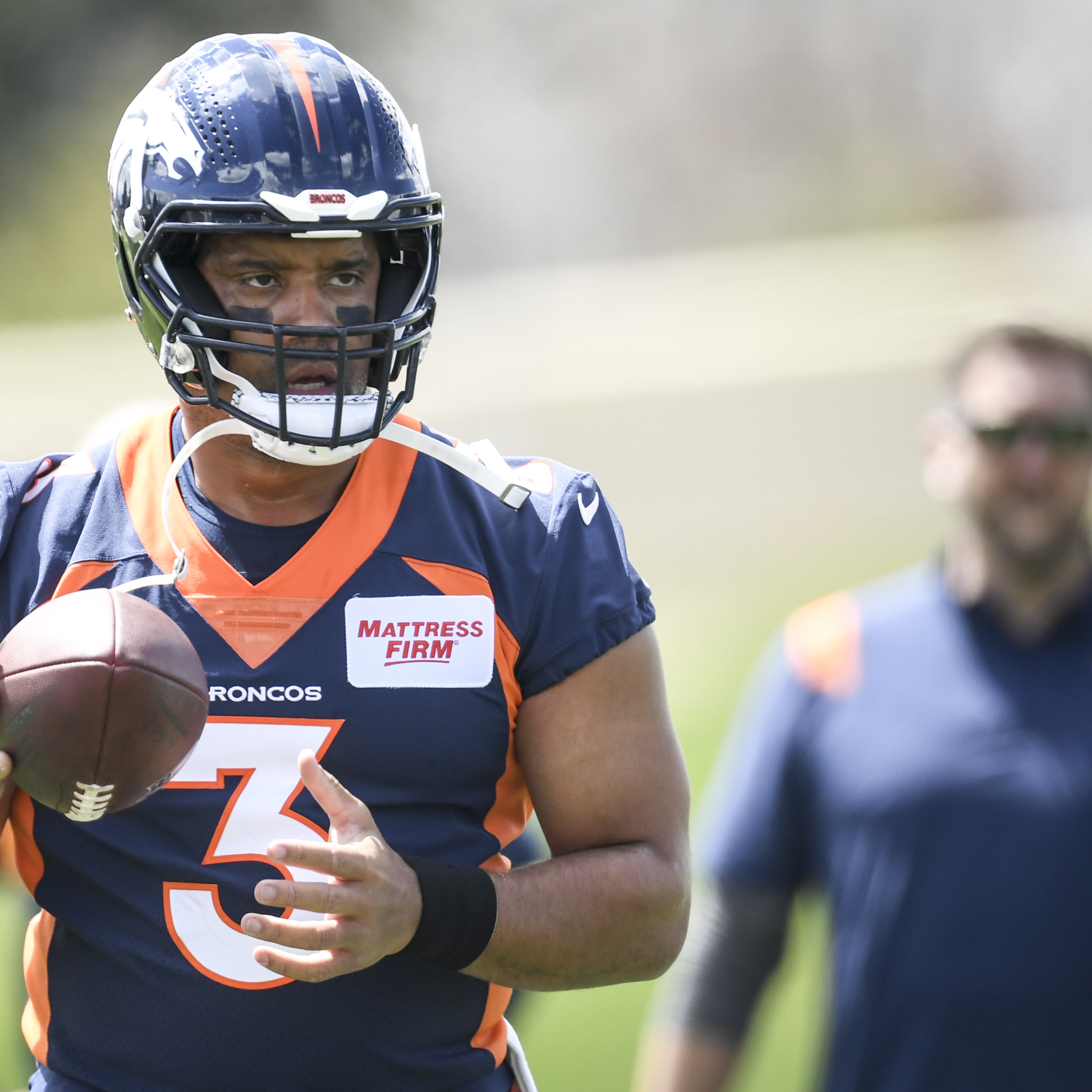 Broncos' Russell Wilson Says Week 1 Game Against Seahawks Has to Be 'Non-Emotion..
