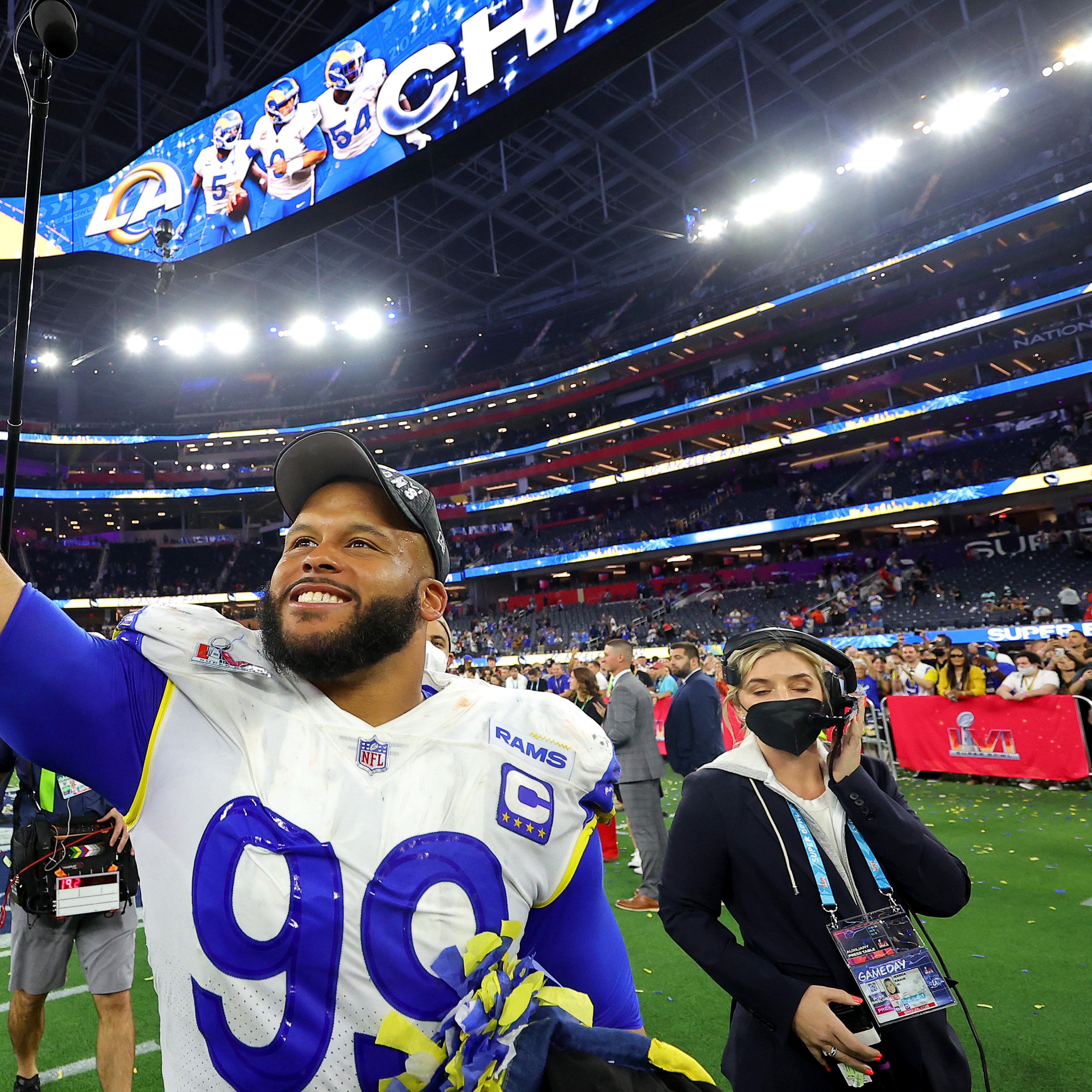 Aaron Donald Comments on Rumors of Rams Contract, Retirement After Super Bowl Wi..