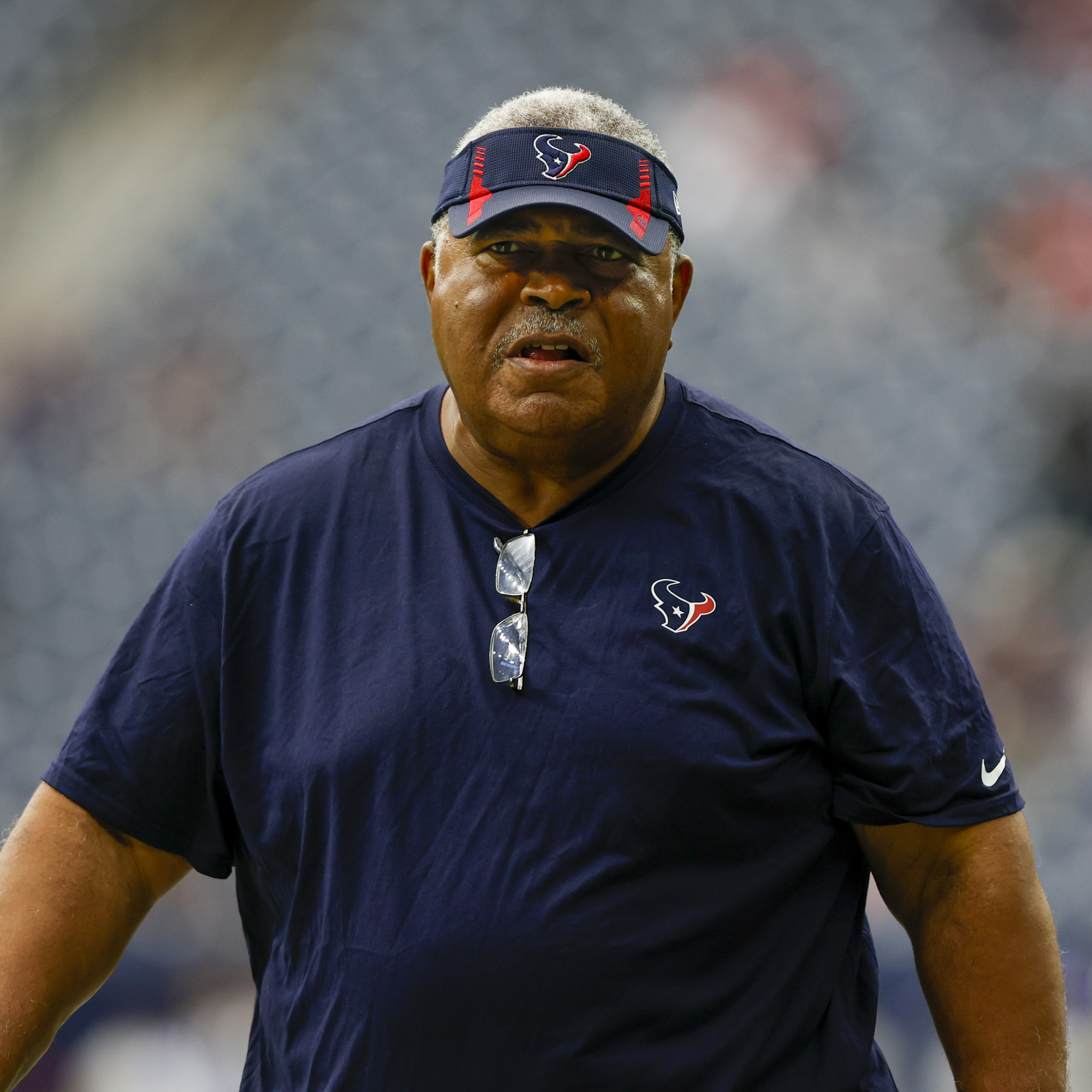 Former Browns, Chiefs, Texans HC Romeo Crennel Retires After 50-Year Coaching Career thumbnail