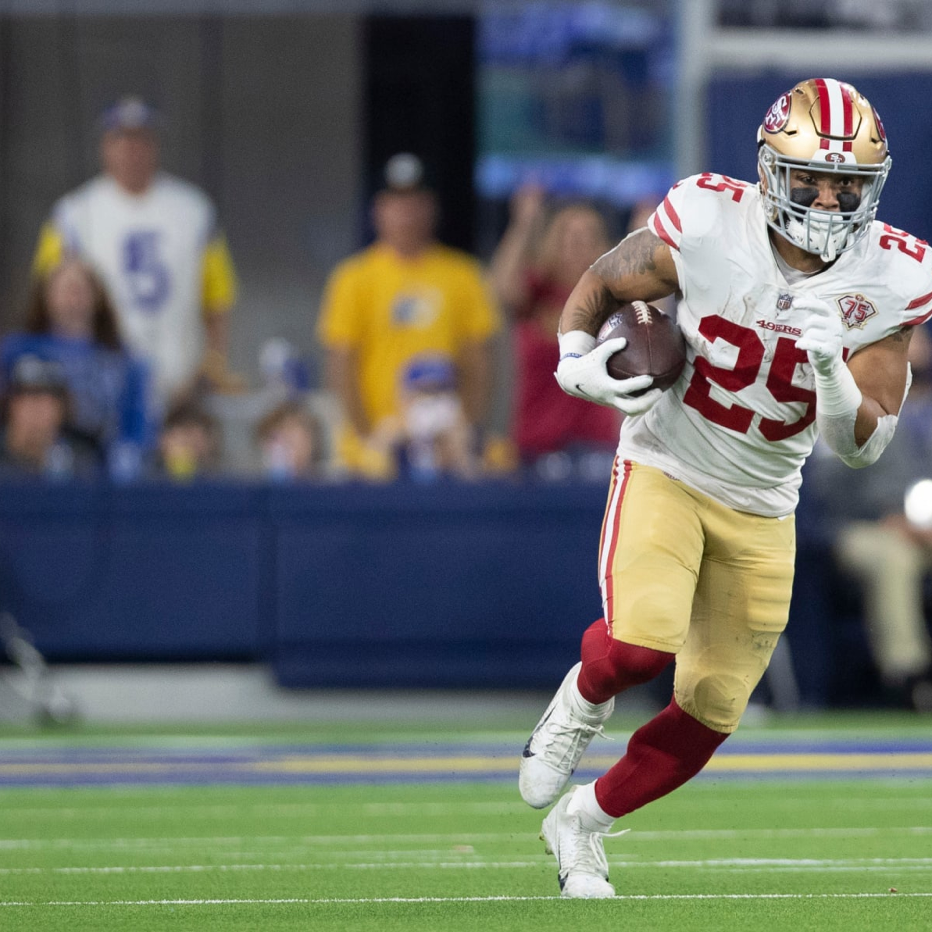 Fantasy Alert: 49ers Appear ‘Determined’ to Use Elijah Mitchell, RBs in Committee