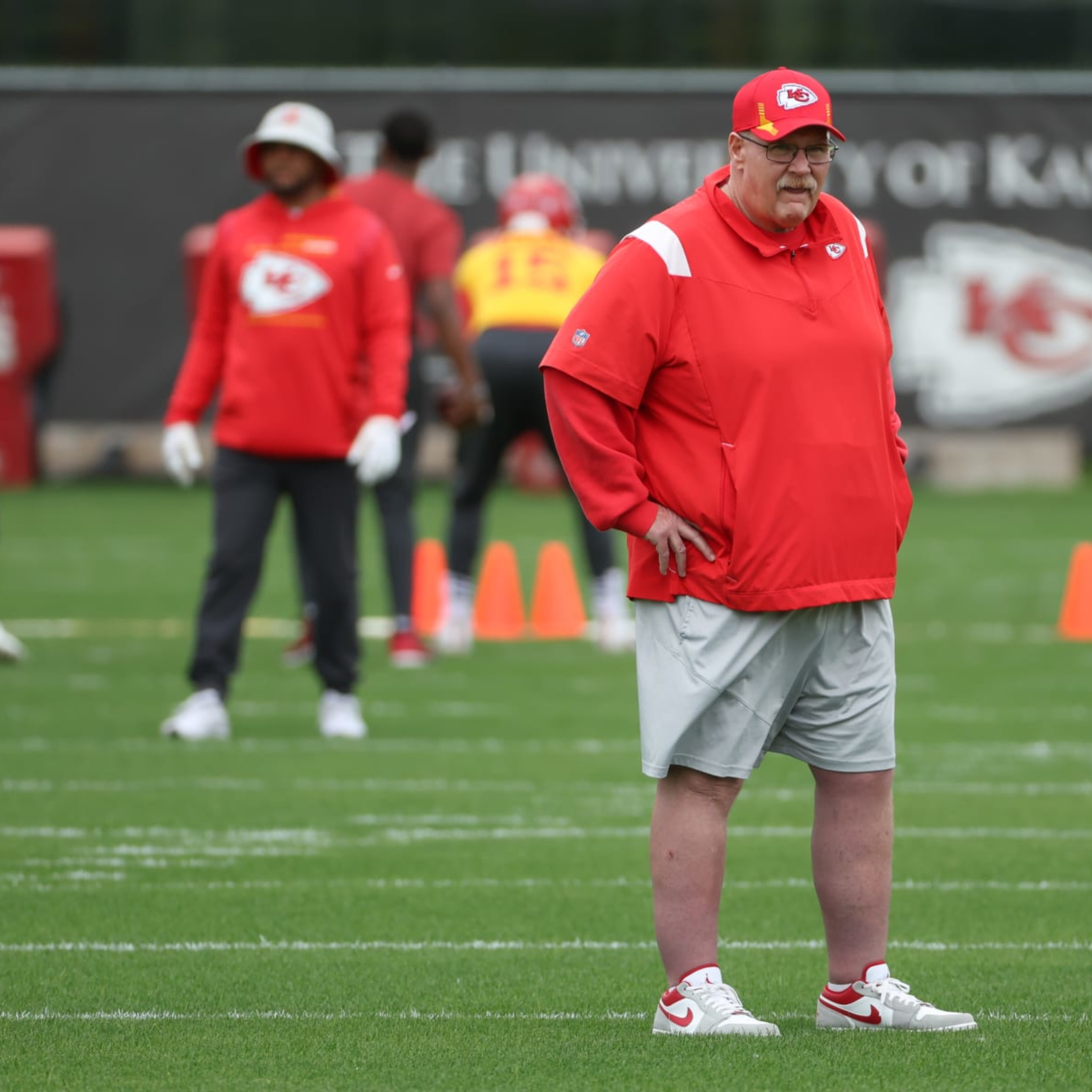 Chiefs’ Andy Reid Disputes ‘Streetball’ Remarks on Patrick Mahomes: ‘He’s Tremendous’