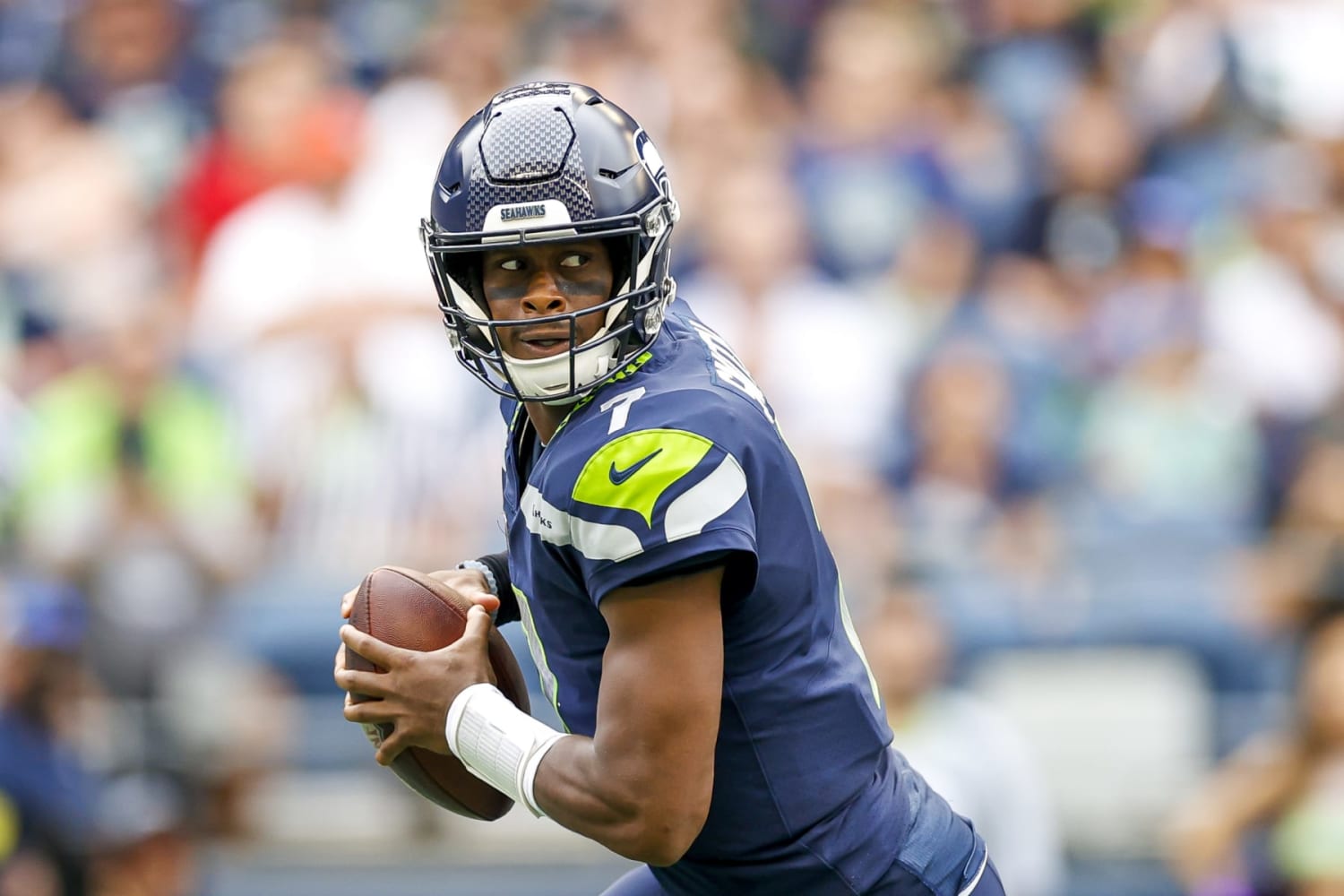 Monday Night Football: Drew Lock leads Seattle to TD, 14-3 halftime lead -  NBC Sports