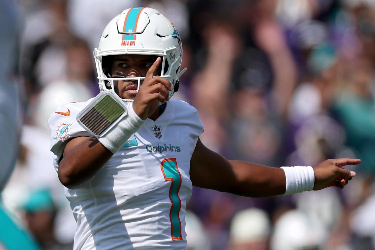 Dolphins stun Ravens in the 4th for 42-38 comeback win