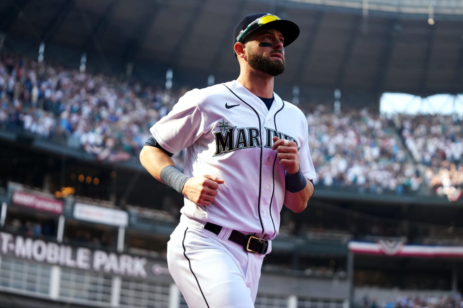 Sources - Seattle Mariners, Mitch Haniger avoid arbitration with one-year,  $7.75 million deal - ESPN