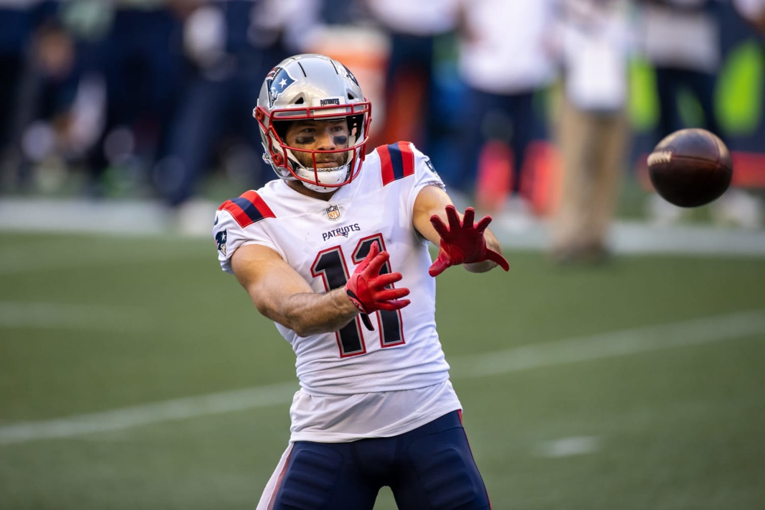 Julian Edelman Giving 'Insight' to Giants' WRs : Report