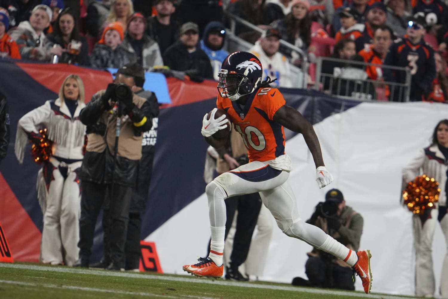 Broncos WR Tim Patrick Hauls In Deep Ball For Touchdown Against