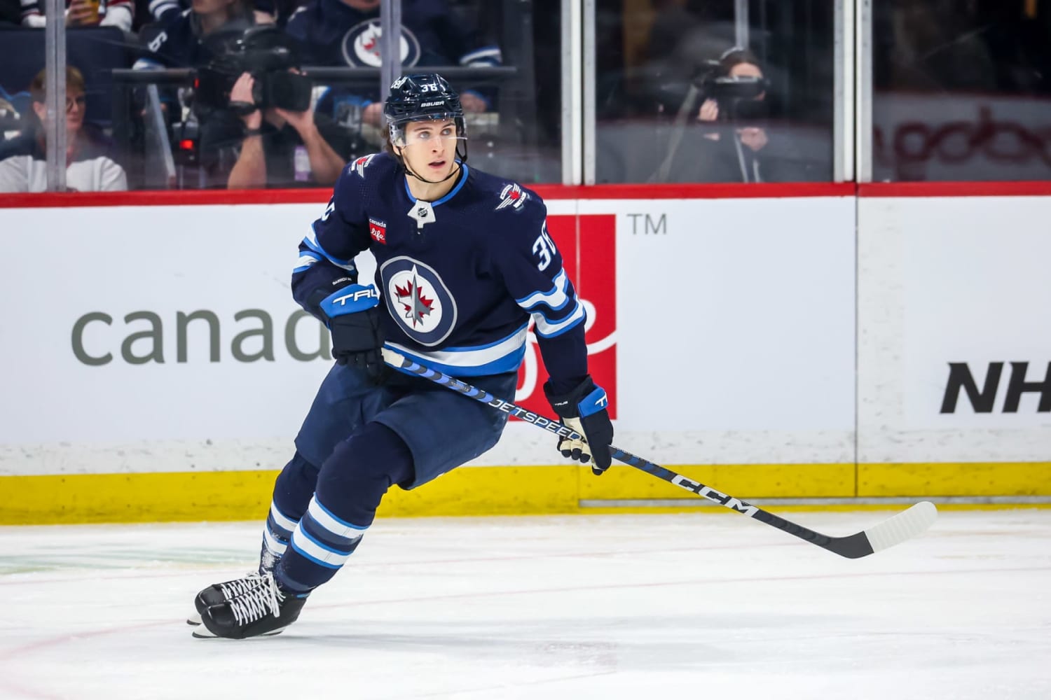 Jets' Barron Receives 75-Plus Stitches After Skate To Face