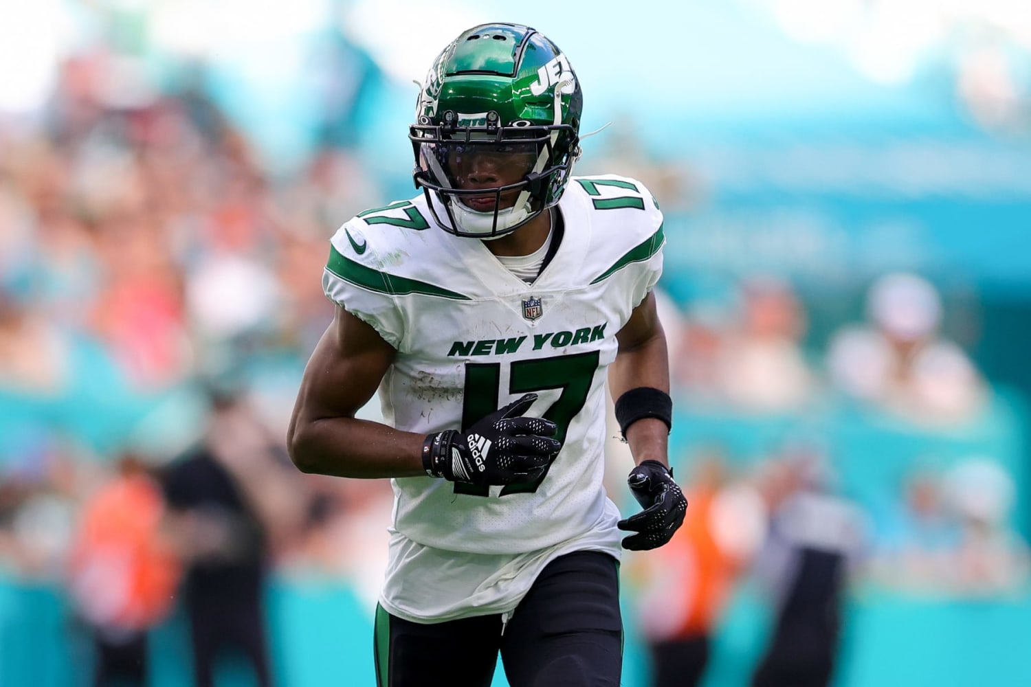 New York Jets WR Garrett Wilson Returns to Game After Rib Injury - Sports  Illustrated New York Jets News, Analysis and More