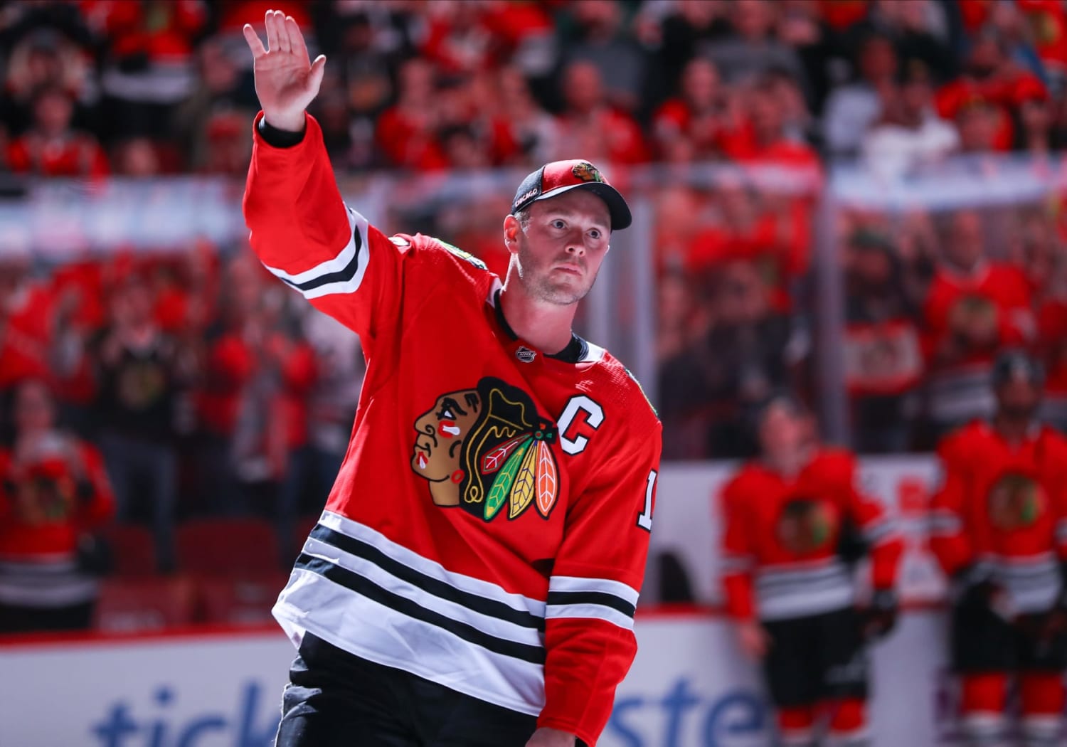 Jonathan Toews Set To Play In Blackhawks First Preseason Game Tonight -  Bleacher Nation