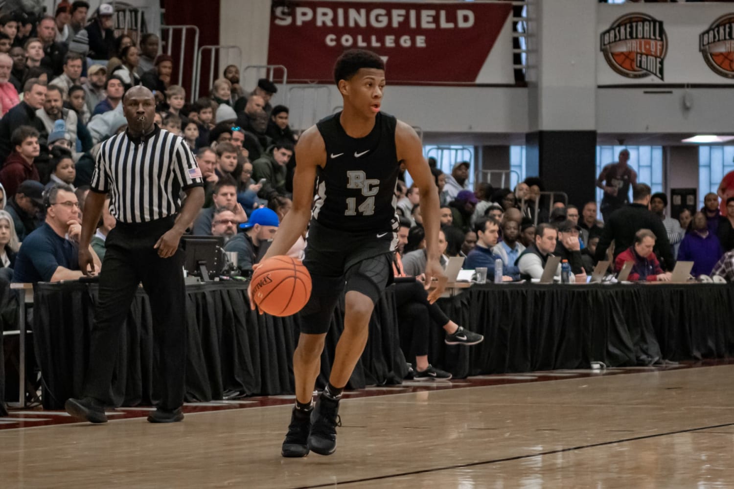 Louisville Men's Basketball Class of 2023 Commit Dennis Evans Signs Letter  of Intent - Sports Illustrated Louisville Cardinals News, Analysis and More