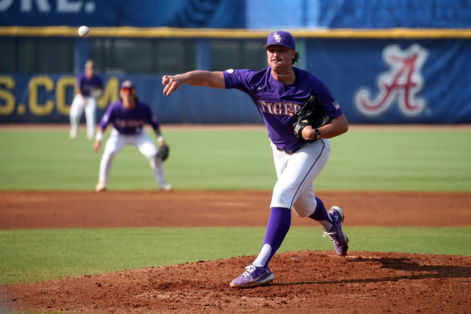 Wyatt Langford seen using Lance Lynn bat. : r/baseball