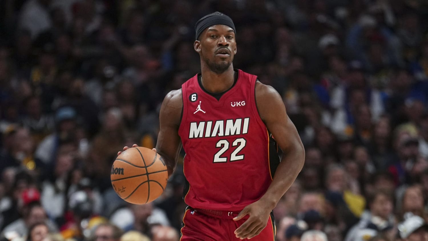 Miami Heat retire Dwyane Wade's No. 3 jersey; LeBron James congratulates  his former teammate 