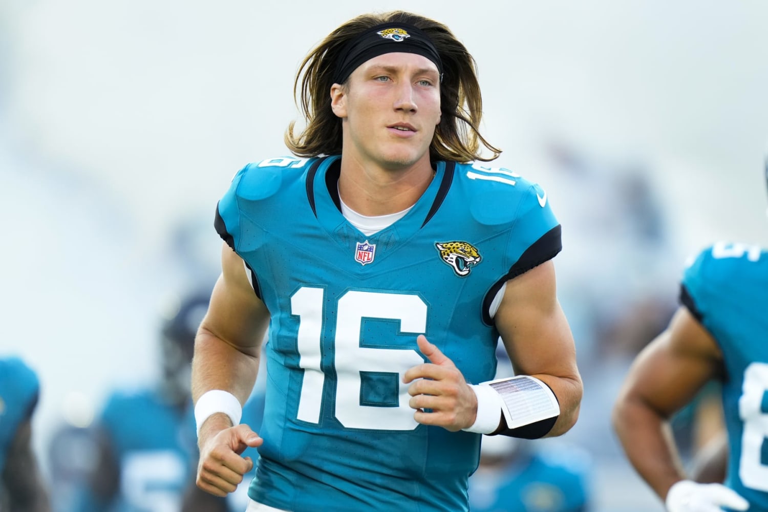 Jaguars QB Trevor Lawrence Vouches for Franchise To 'Un-Bench' James  Robinson - EssentiallySports