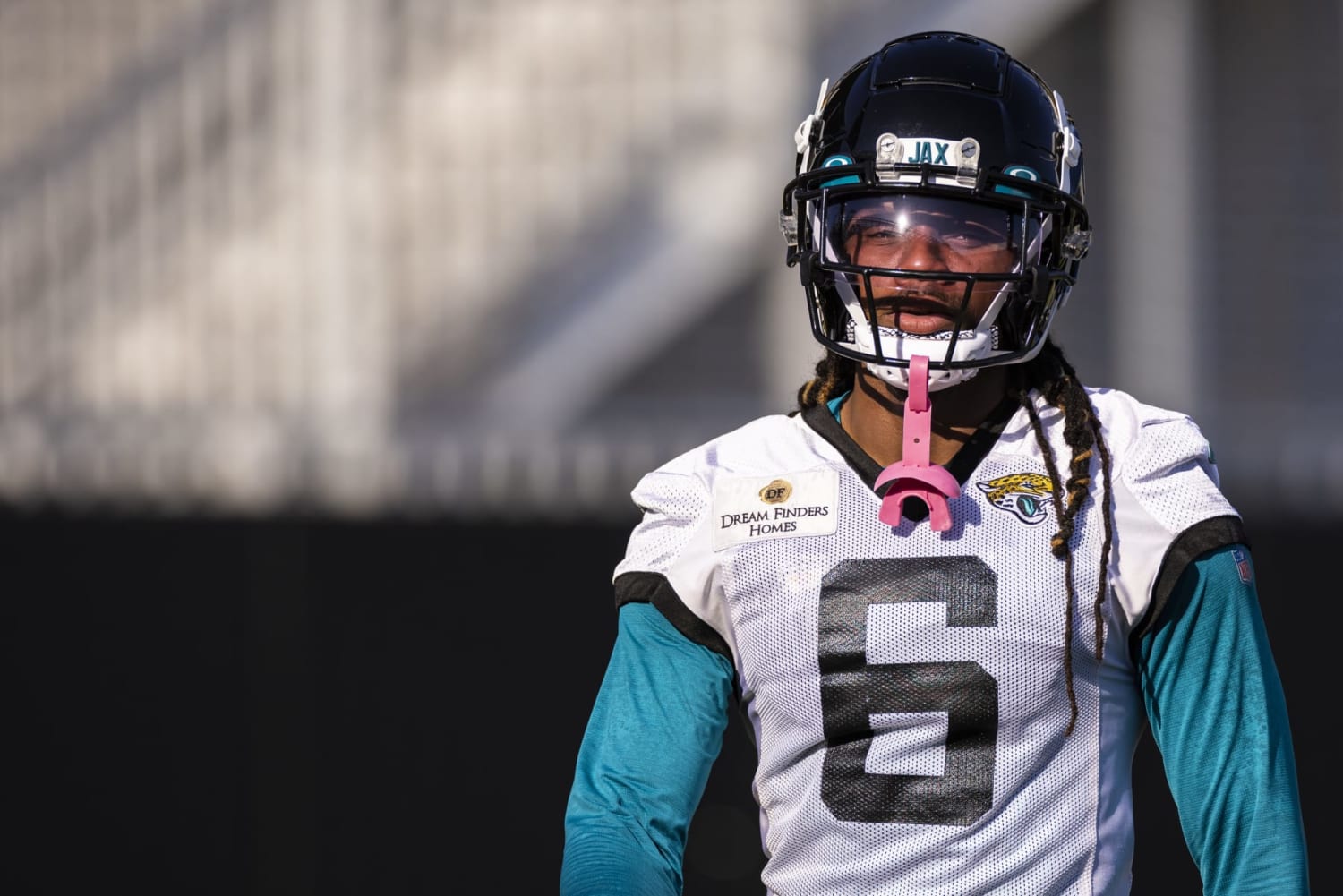 Jacksonville, Florida, USA. November 27, 2022: Jacksonville Jaguars  quarterback TREVOR LAWRENCE (16) in action during the Jacksonville Jaguars  vs Baltimore Ravens NFL game at TIAA Bank Field Stadium in Jacksonville, Fl  on