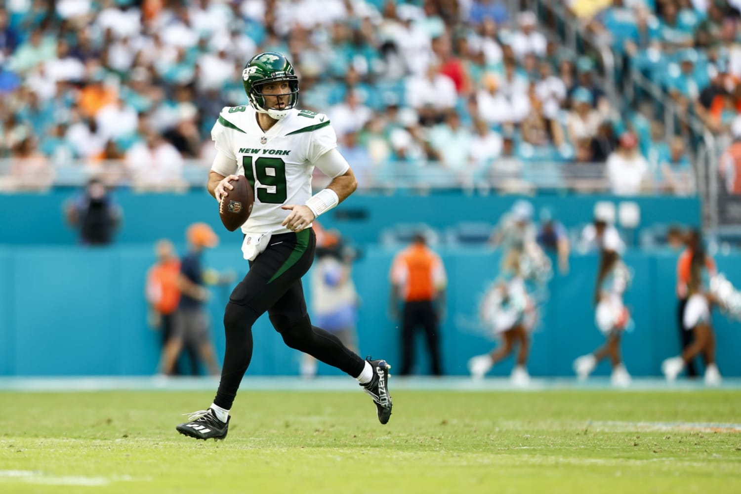 Jets' Joe Flacco to start again for injured Sam Darnold vs. Dolphins – The  Denver Post