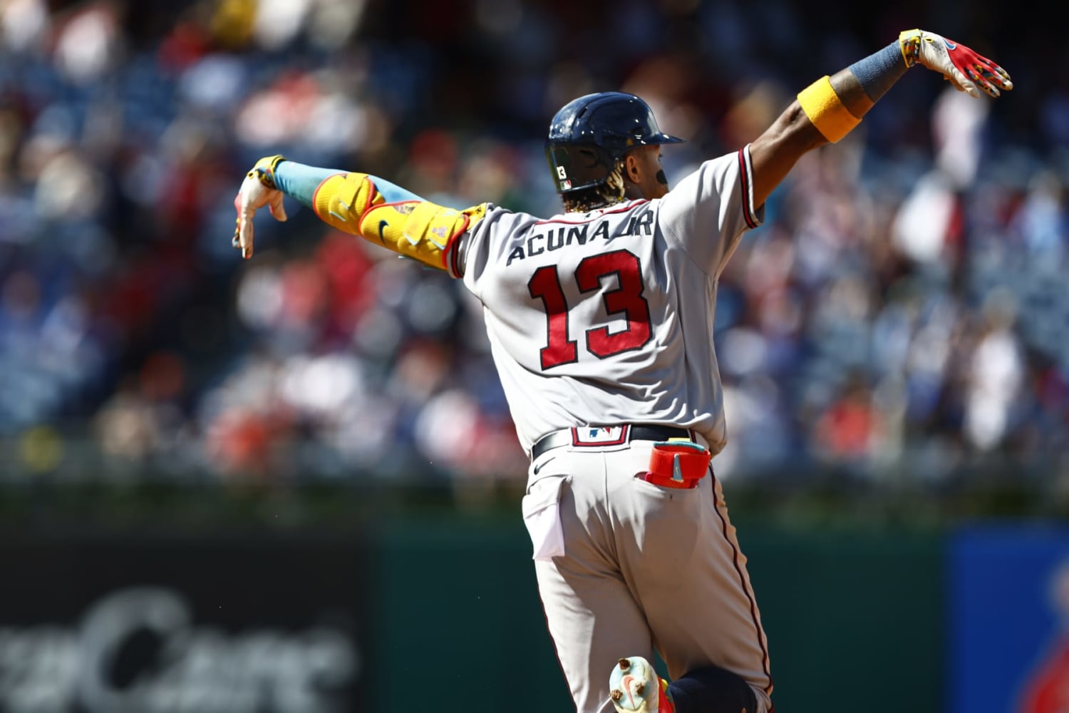 Kiké Hernández ties MLB postseason record with 5 hits in big