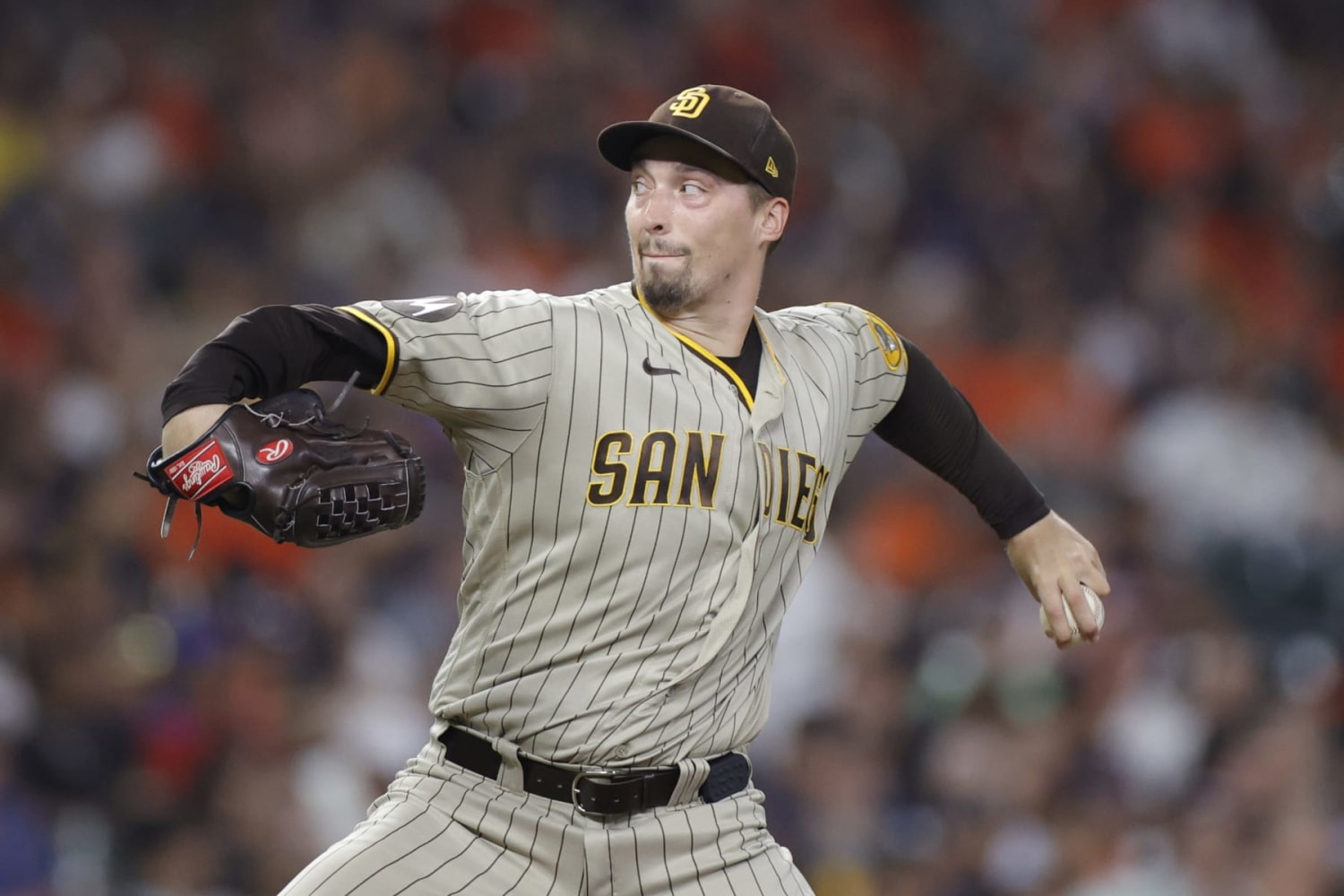 ESPY Awards: White Sox pitcher Liam Hendriks receives Jimmy V Award for  comeback from cancer - ABC7 Chicago