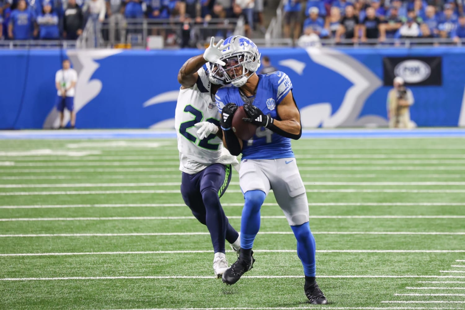 Aidan Hutchinson's rendition of 'Billie Jean' gets entire Lions team  singing on 'Hard Knocks'