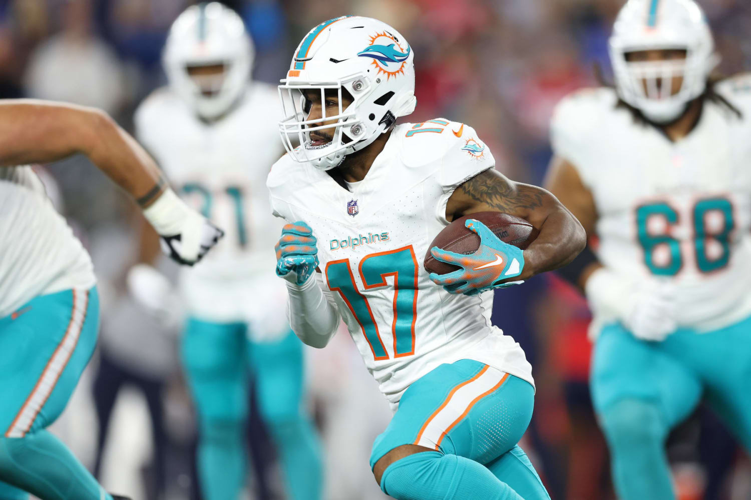 Waddle Shines, Dolphins Beat Saints 20-3 To Win 7th Straight