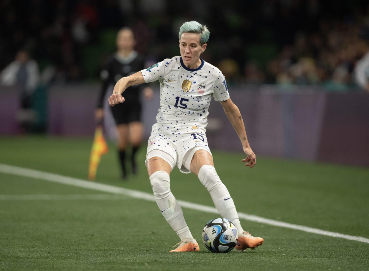 Megan Rapinoe kneels again for anthem before USA's 3-1 win over Holland, USA women's football team