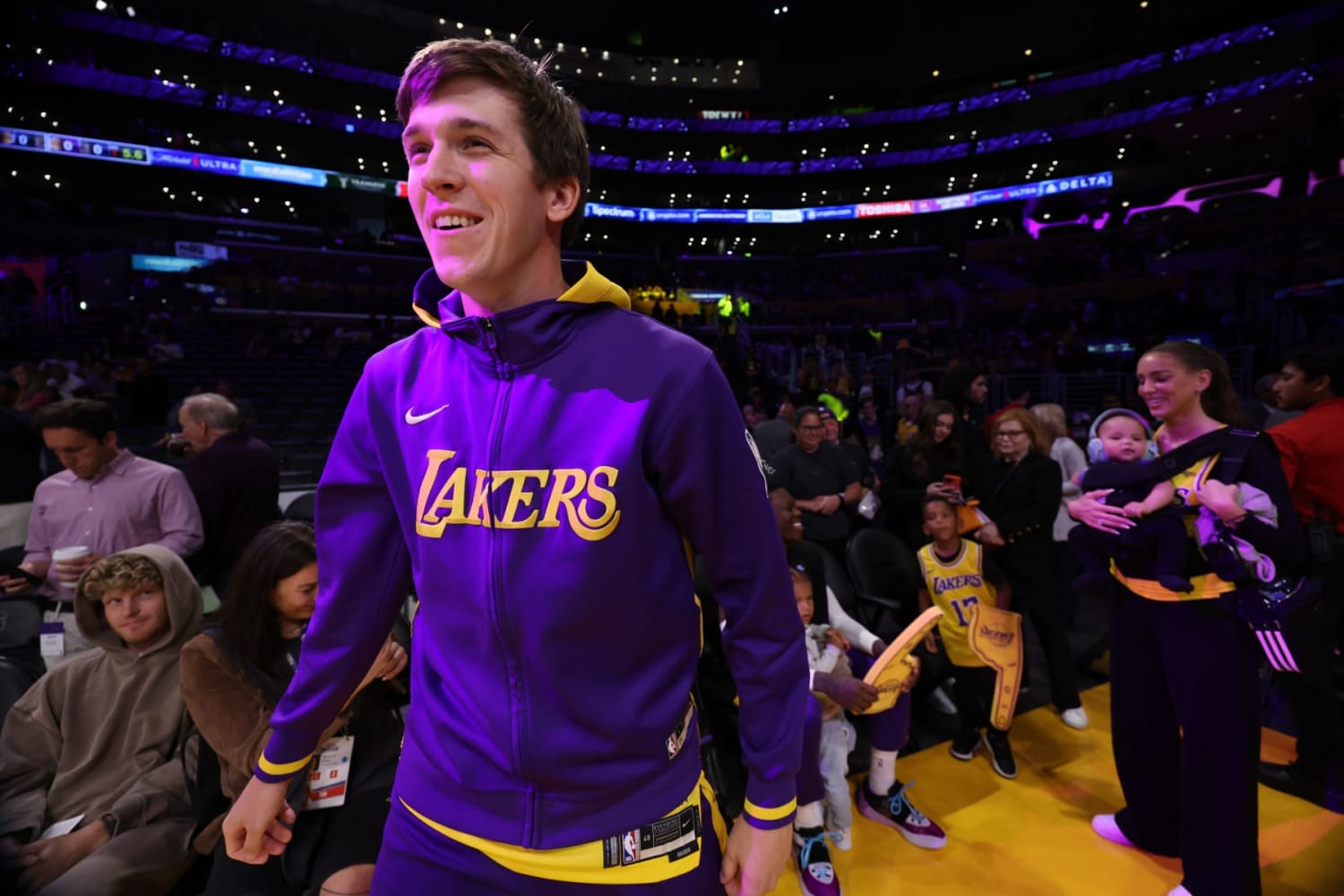 Lakers land $100M-plus jersey patch deal with Korean brand Bibigo