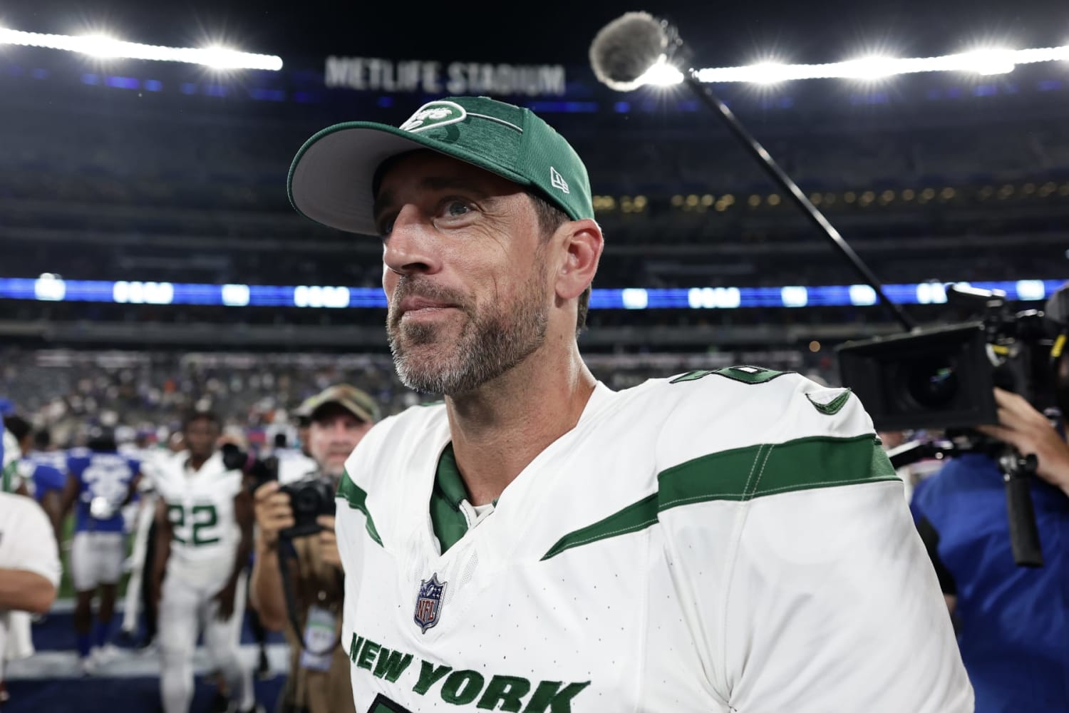 Aaron Rodgers Reappears At MetLife Stadium For Jets-Chiefs Game After Torn  Achilles & Hopes To Play Again This Season – Deadline