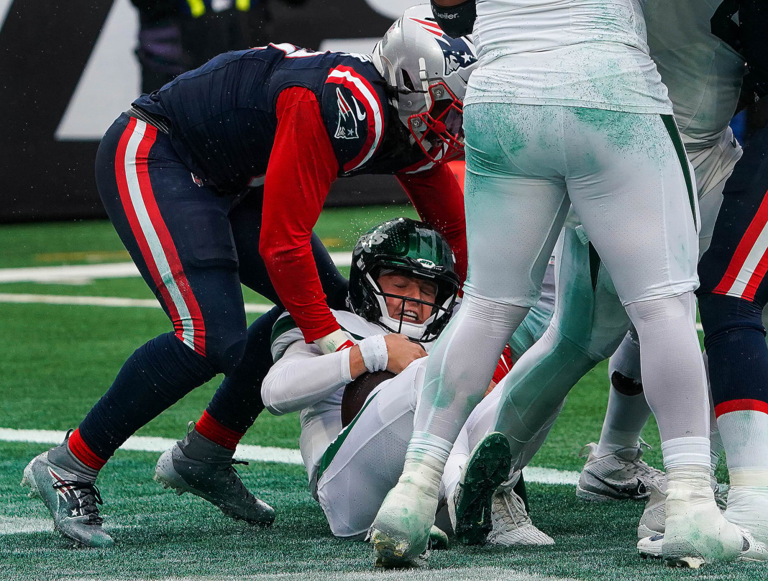 Chiefs must be paying the refs: Sauce Gardner's holding call to let Patrick  Mahomes off has NFL fans bashing referees