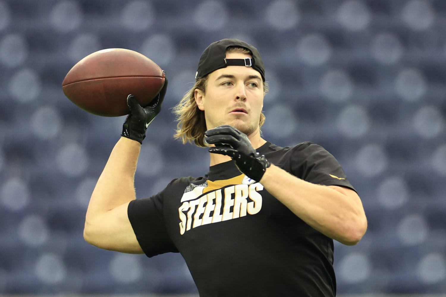 Kenny Pickett, George Pickens, Calvin Austin III wear #Steelers jersey for  first time