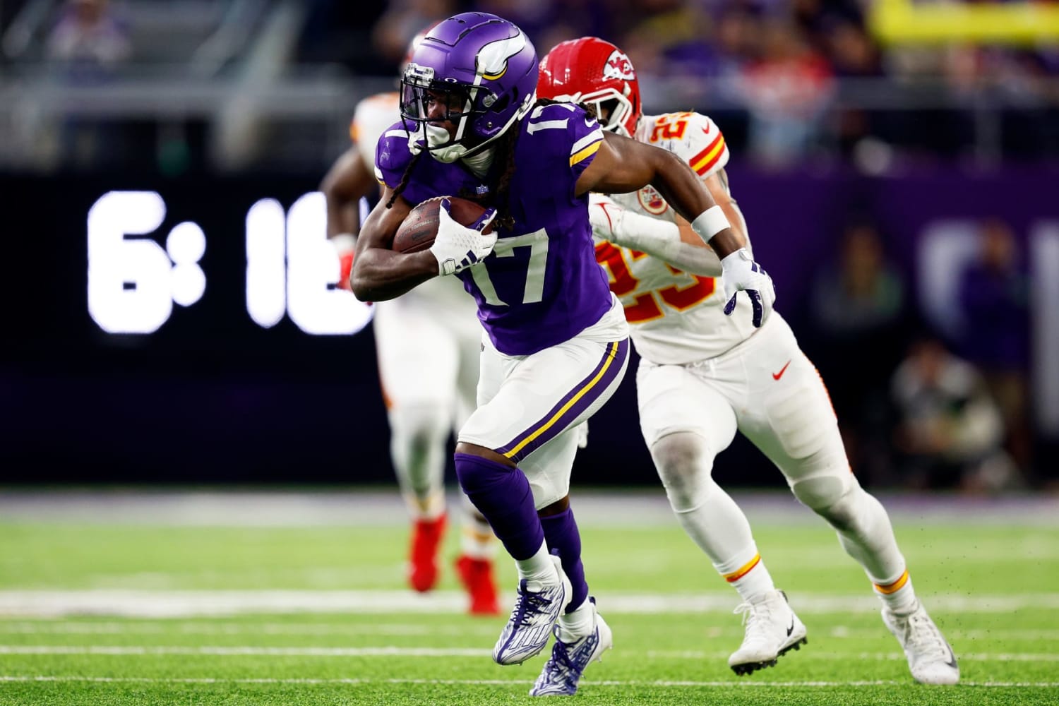 Travis Etienne is Too High in Yahoo Round 2 ADP, Lacking Goal Line and  Receiving Work - Bleacher Nation